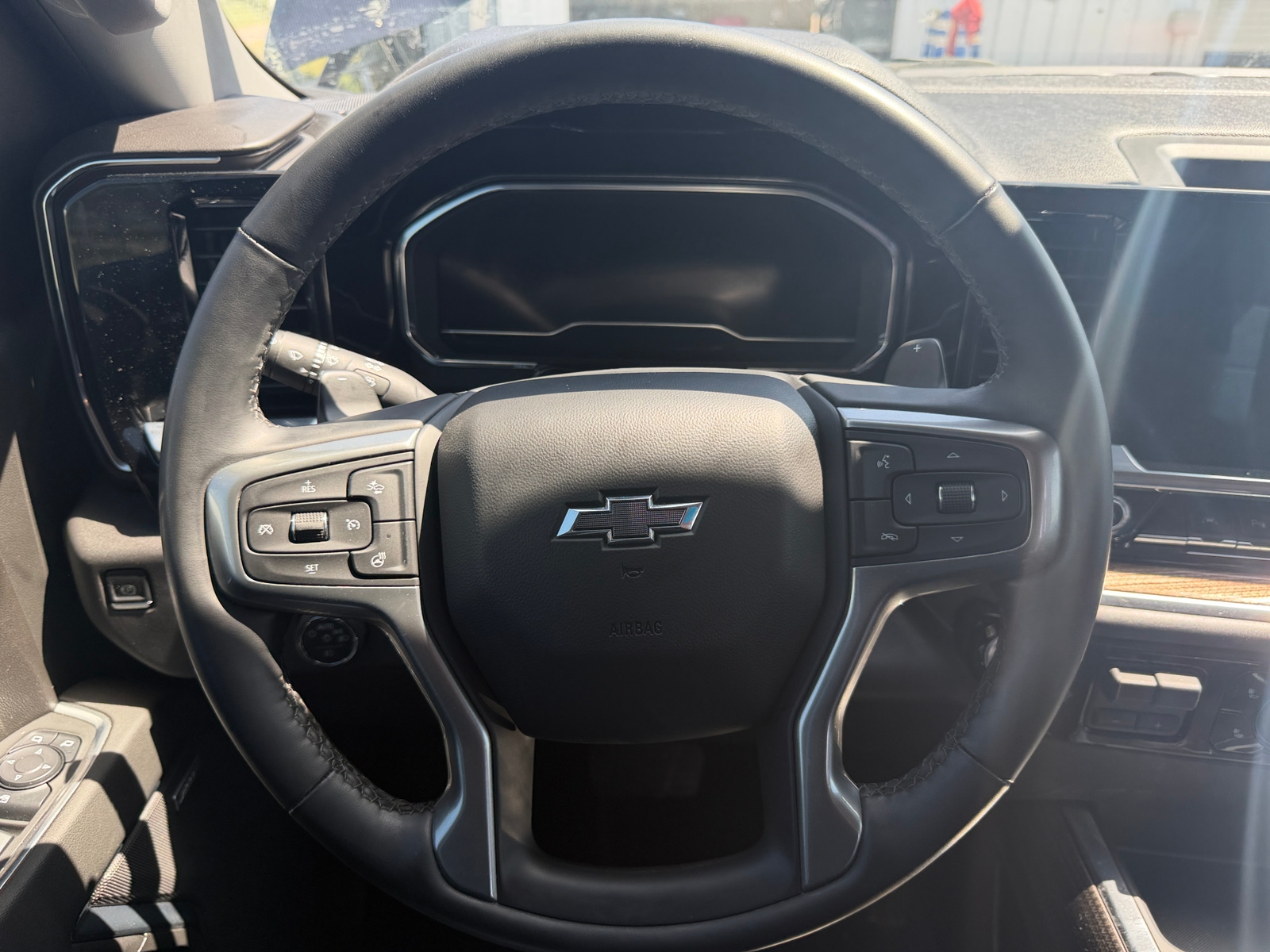 Thumbnail: 2024 Chevrolet Silverado 1500 - 5