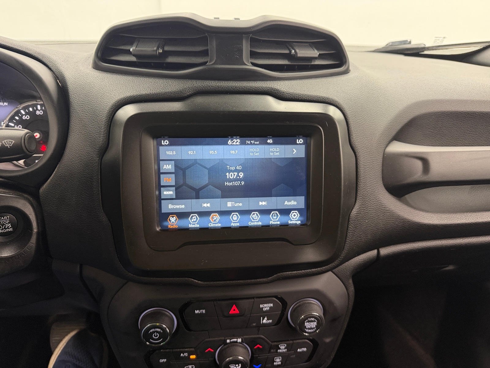 Thumbnail: 2021 Jeep Renegade - 4