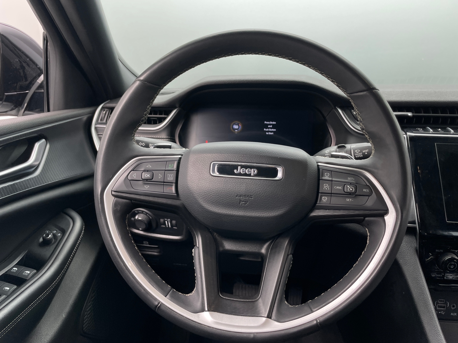 Thumbnail: 2024 Jeep Grand Cherokee - 4