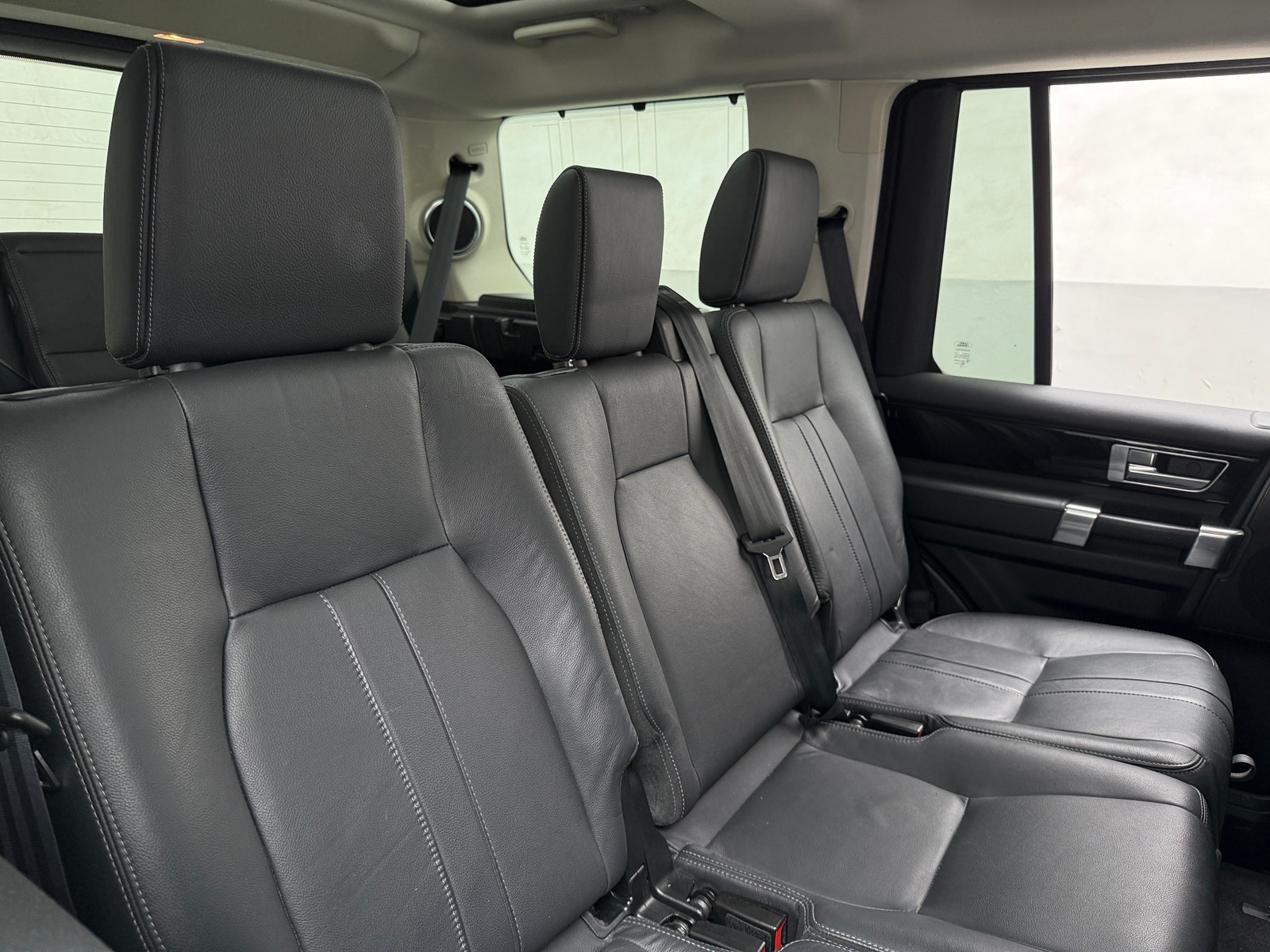 Thumbnail: 2016 Land Rover LR4 - 5