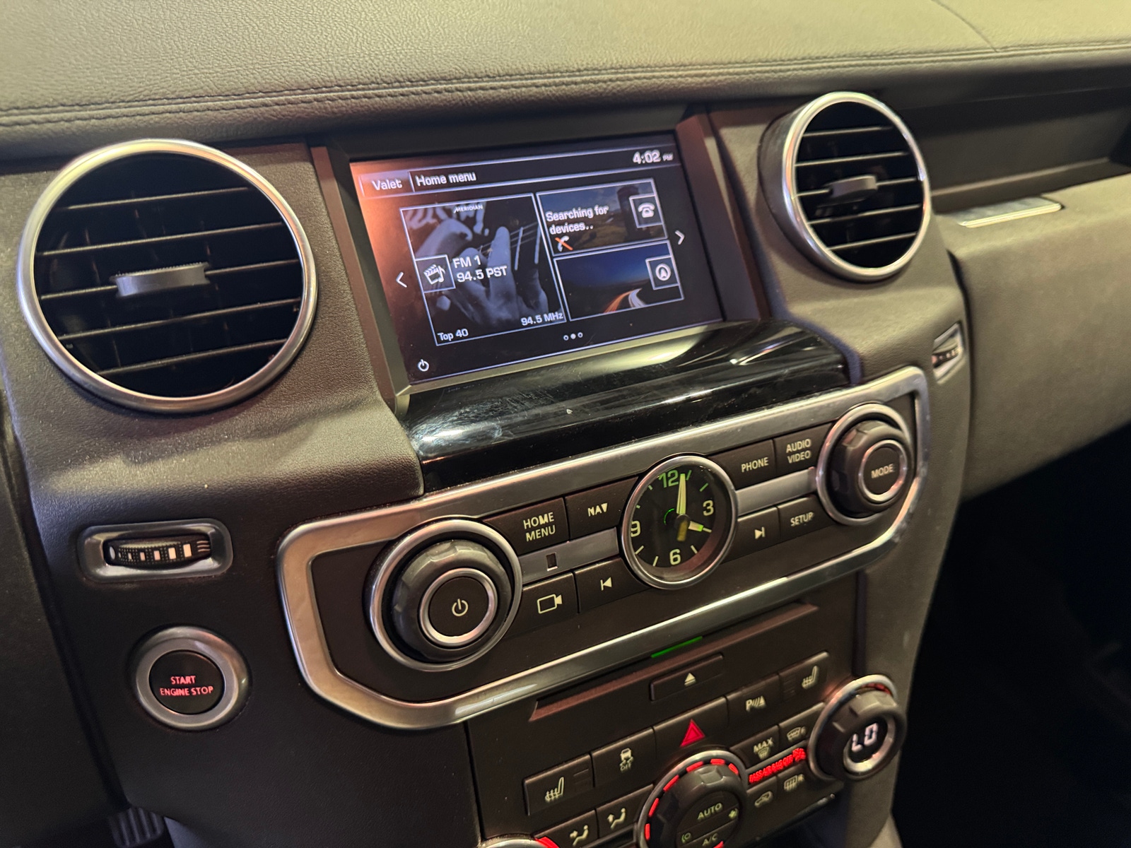 Thumbnail: 2016 Land Rover LR4 - 3