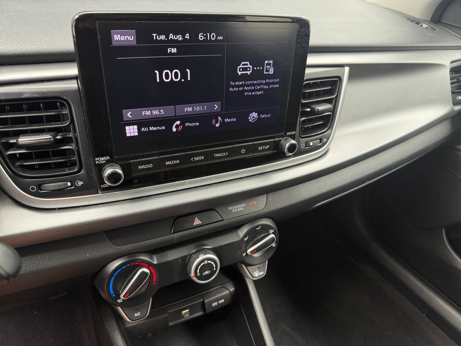 Thumbnail: 2022 Kia Rio - 4