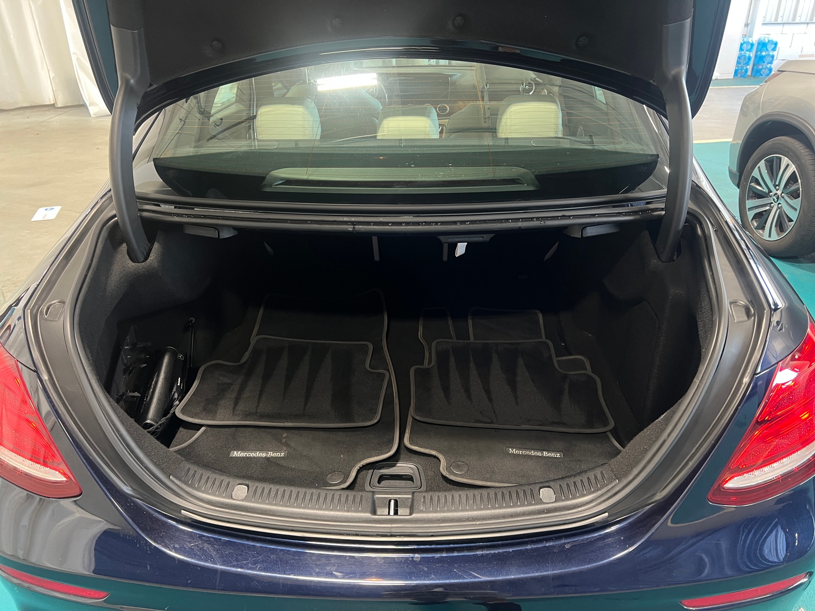 Thumbnail: 2019 Mercedes-Benz E-Class - 6