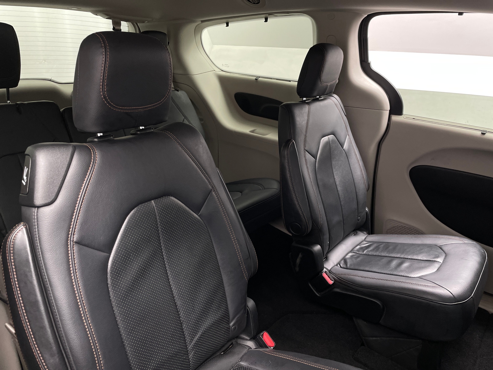 Thumbnail: 2018 Chrysler Pacifica - 5