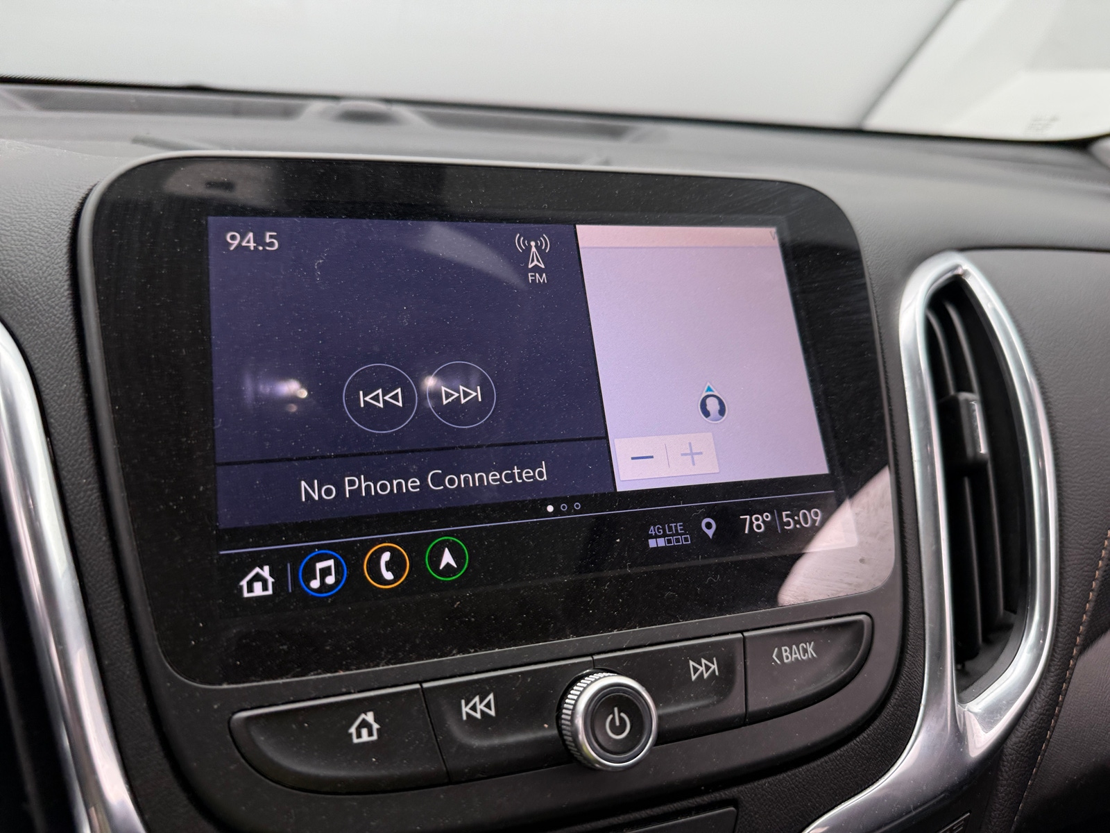 Thumbnail: 2021 Chevrolet Equinox - 3