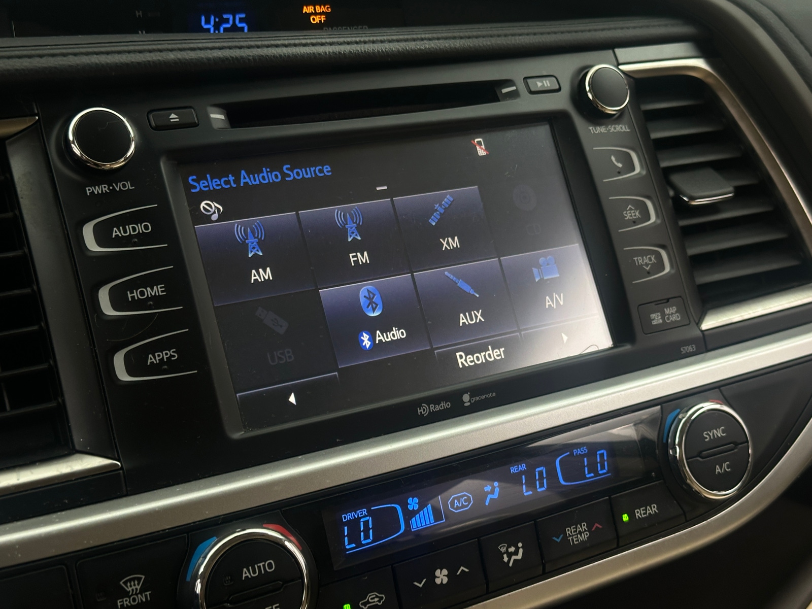 Thumbnail: 2015 Toyota Highlander - 3