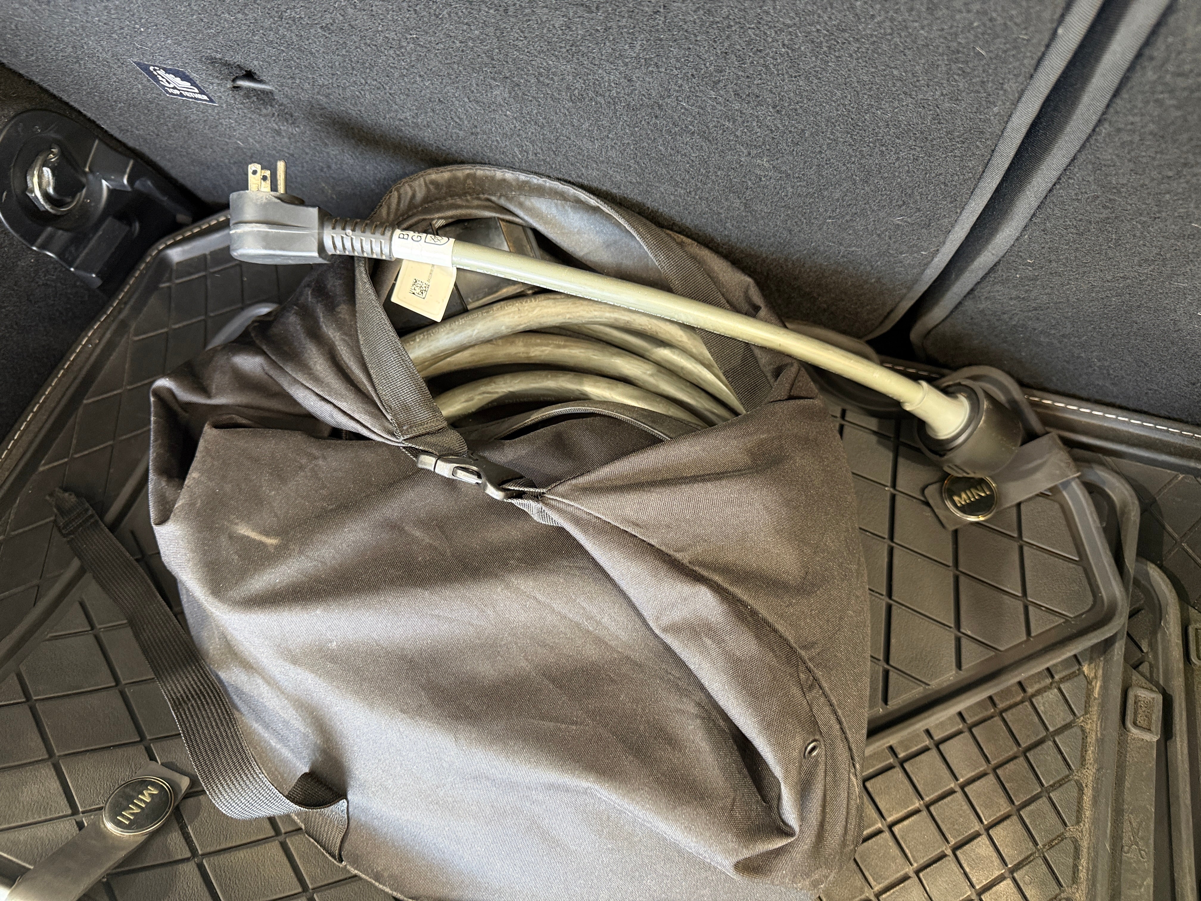 Used 2024 MINI Hardtop 2 Door SE with VIN WMW13DJ08R2U95483 for sale in Oak Creek, WI