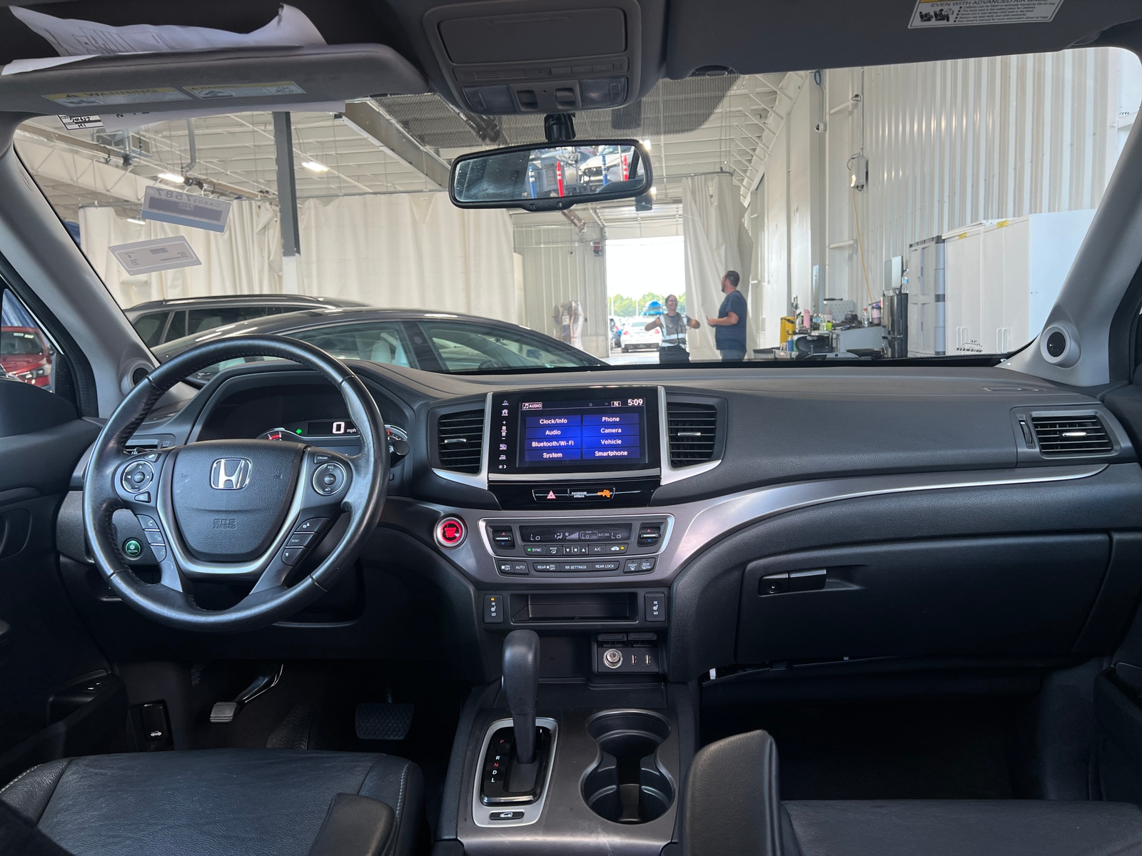 Thumbnail: 2017 Honda Pilot - 3