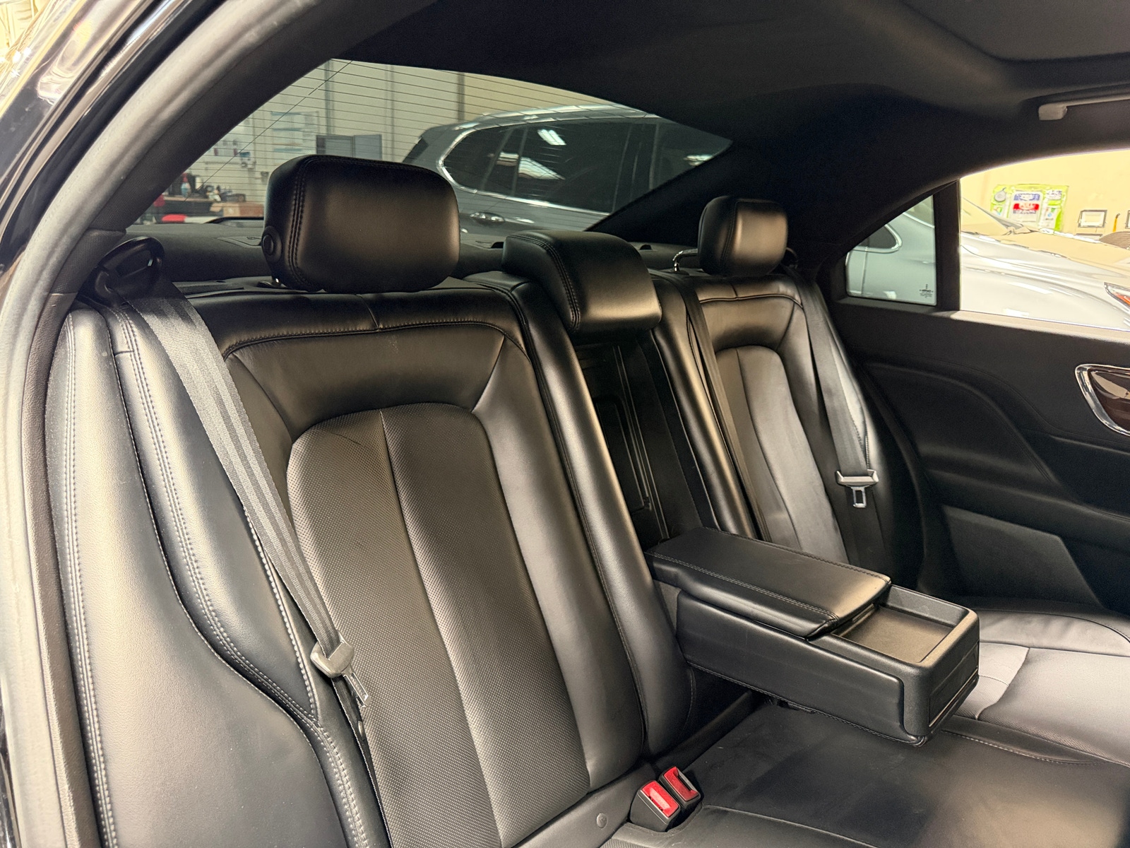 Thumbnail: 2017 Lincoln Continental - 5