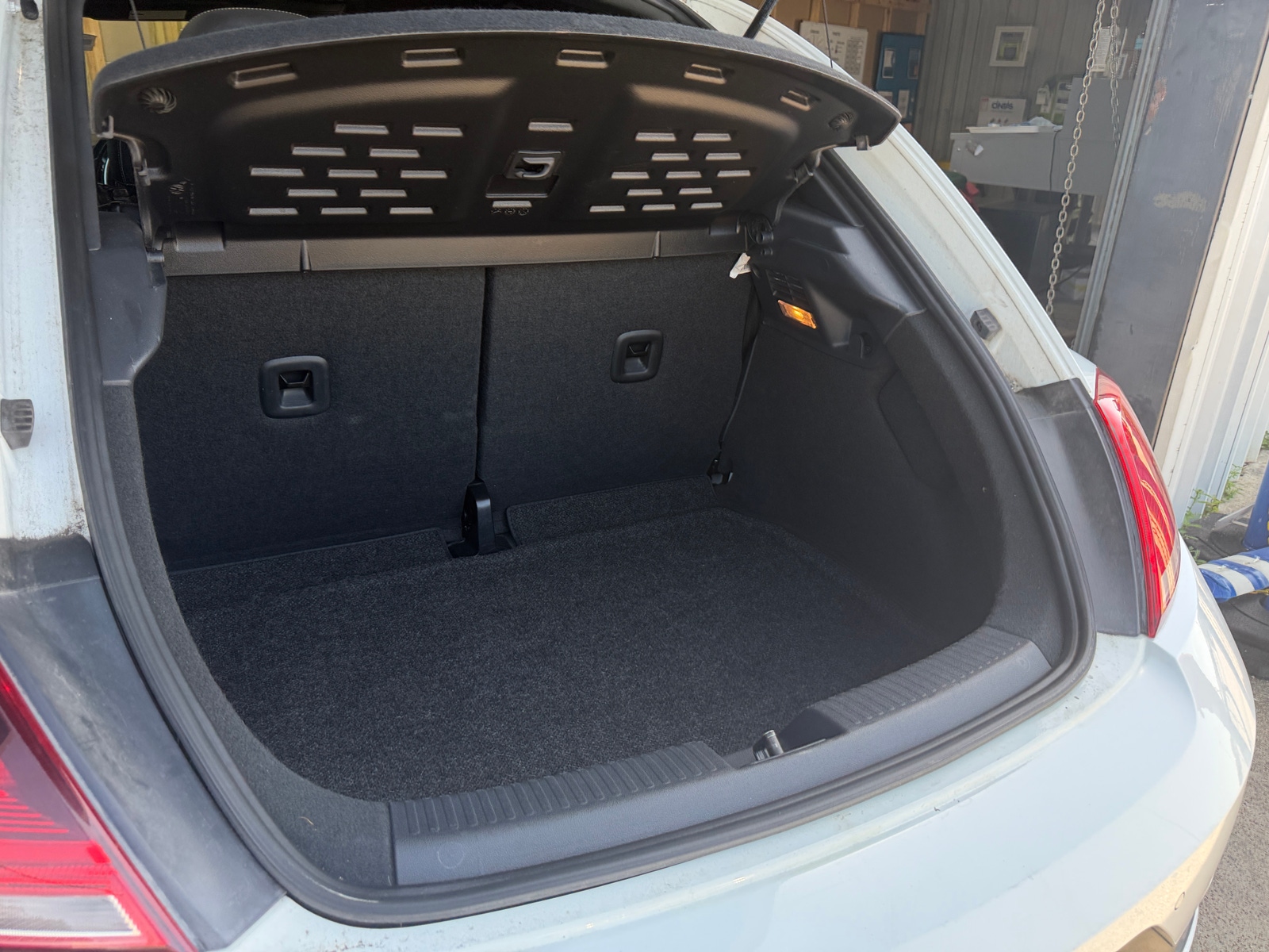 Thumbnail: 2016 Volkswagen Beetle - 6