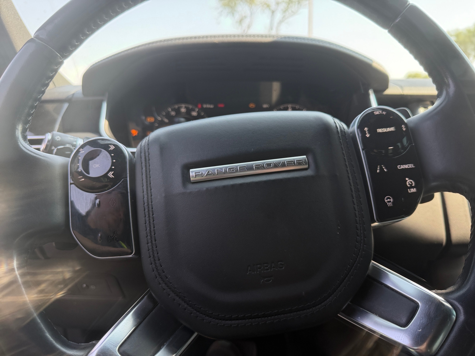 Thumbnail: 2018 Land Rover Range Rover - 4