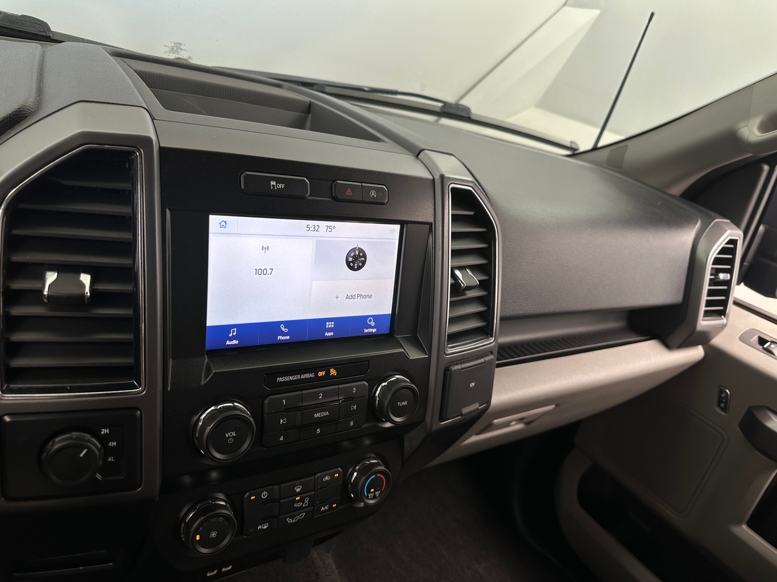 Thumbnail: 2019 Ford Econoline - 4