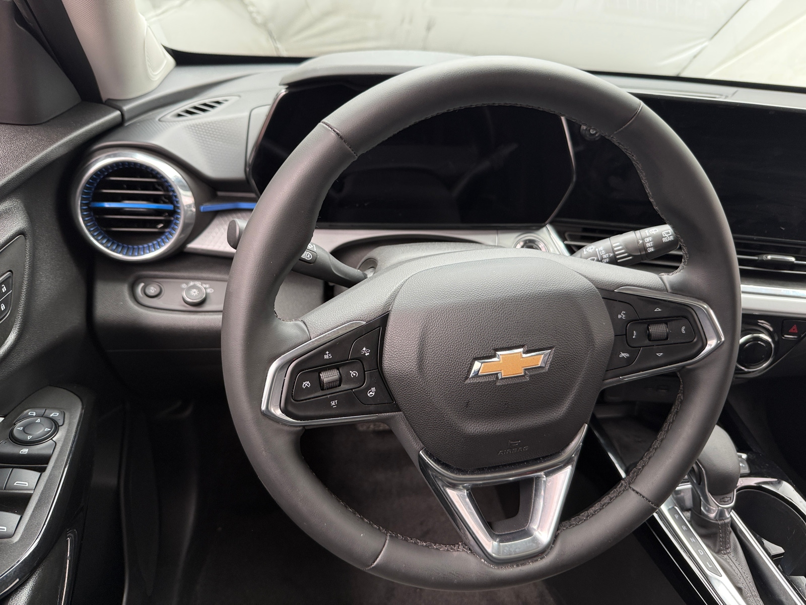Thumbnail: 2025 Chevrolet Trax - 4