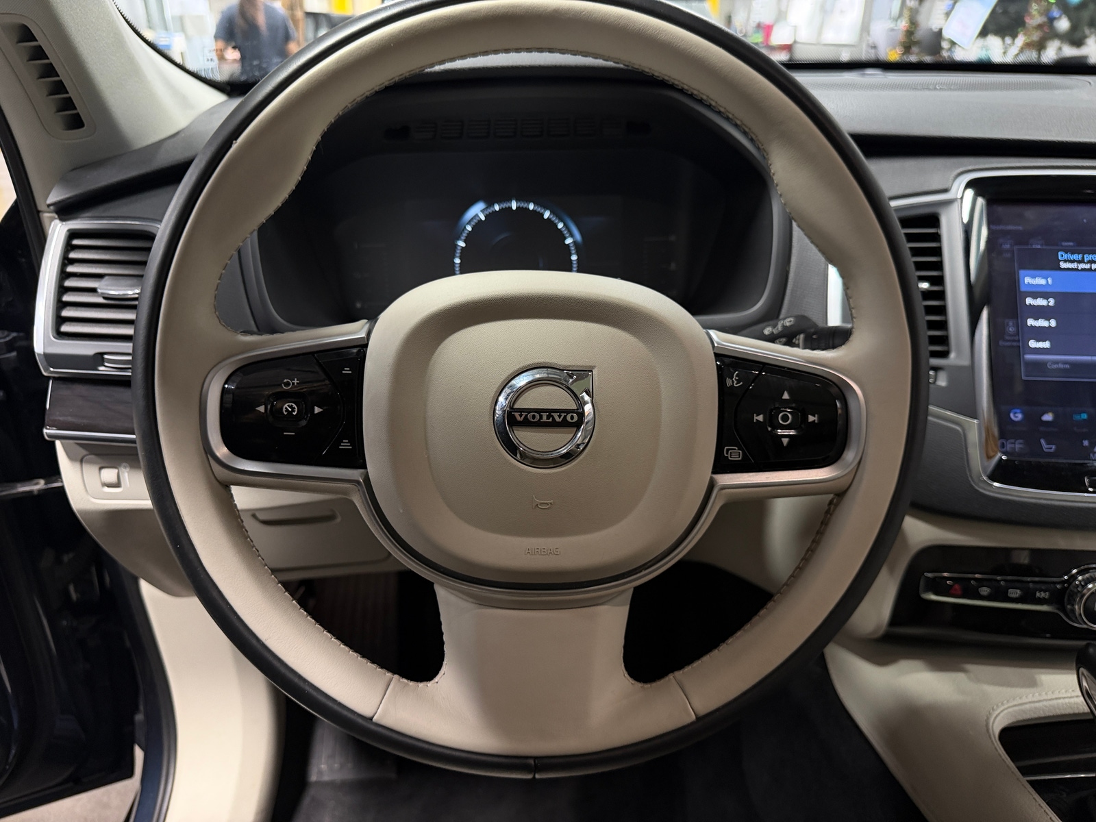 Thumbnail: 2019 Volvo XC90 - 4