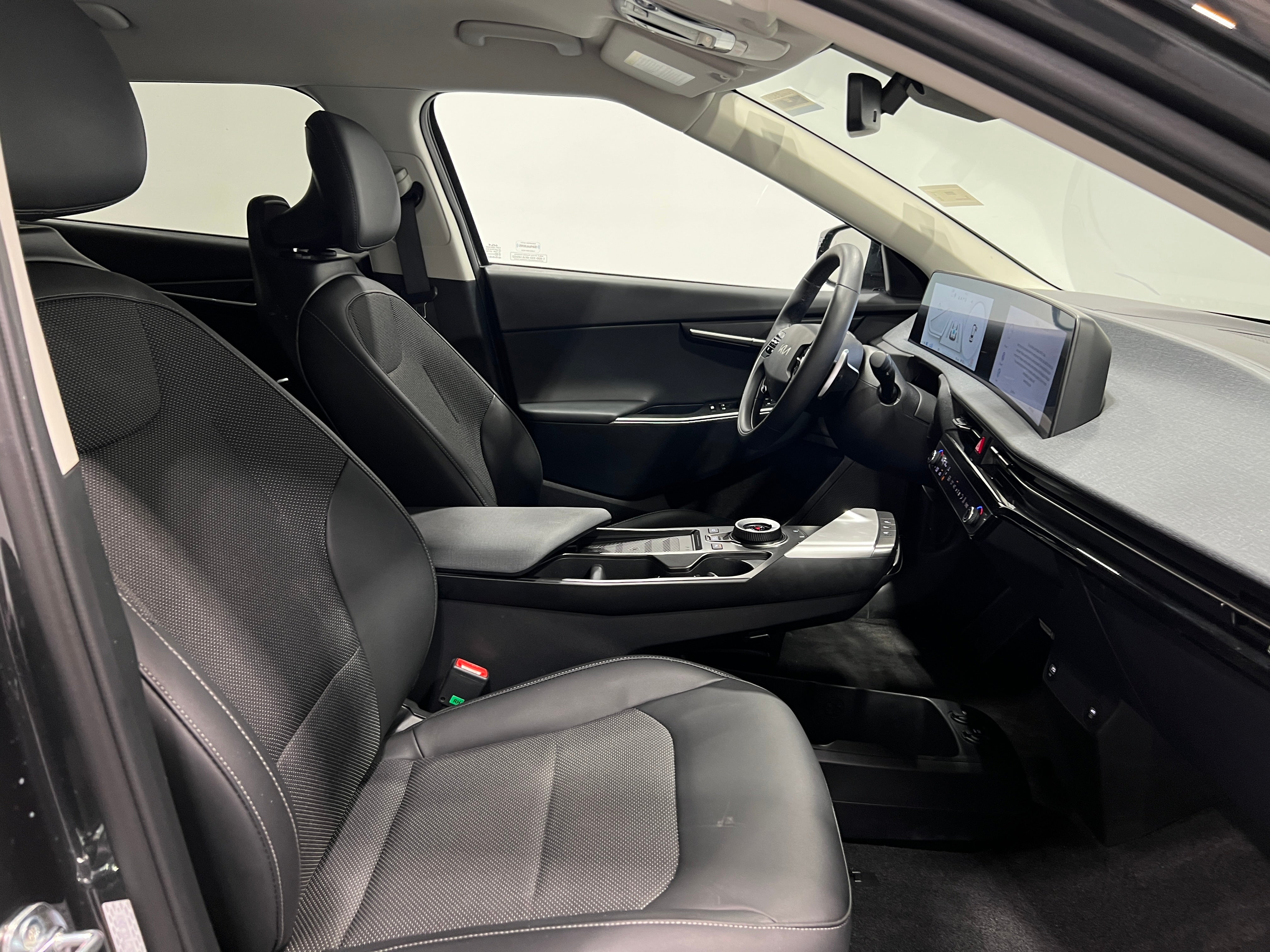 Used 2024 Kia EV6 Light L/R with VIN KNDC3DLC7R5203291 for sale in Auburn, WA