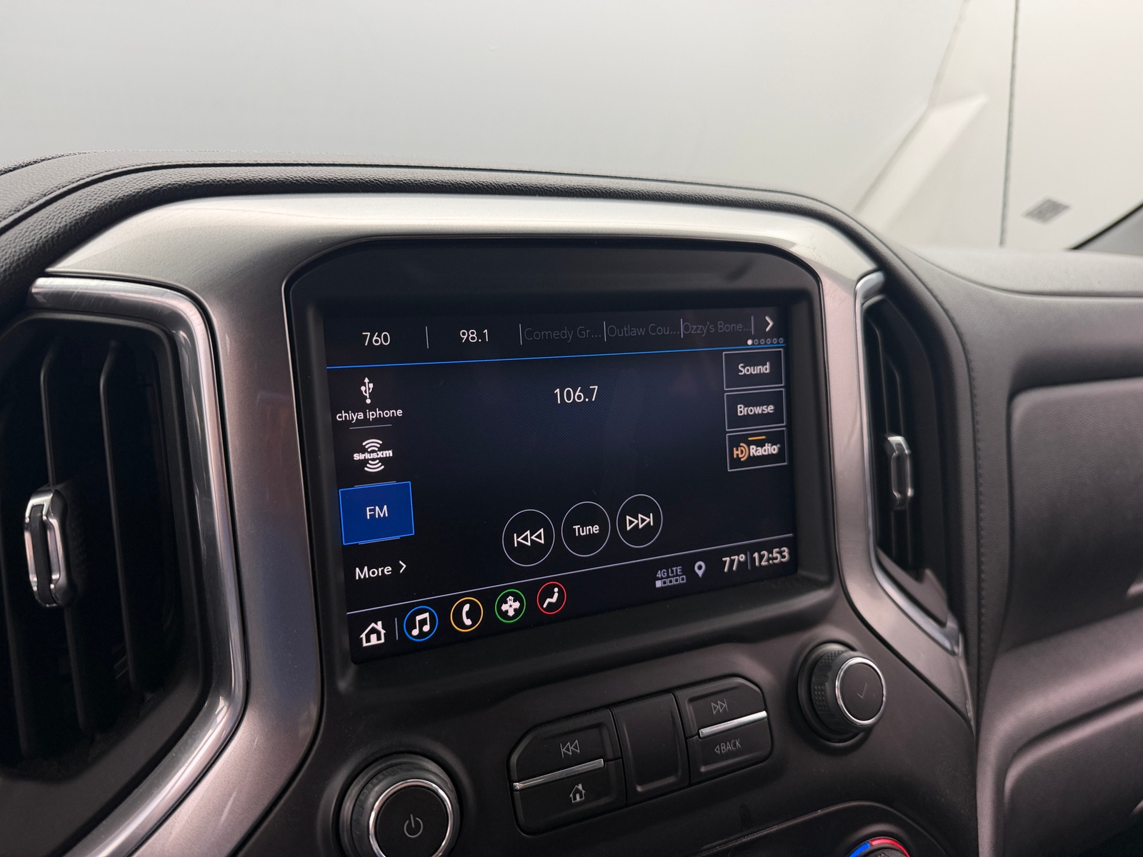 Thumbnail: 2019 Chevrolet Silverado 1500 - 4
