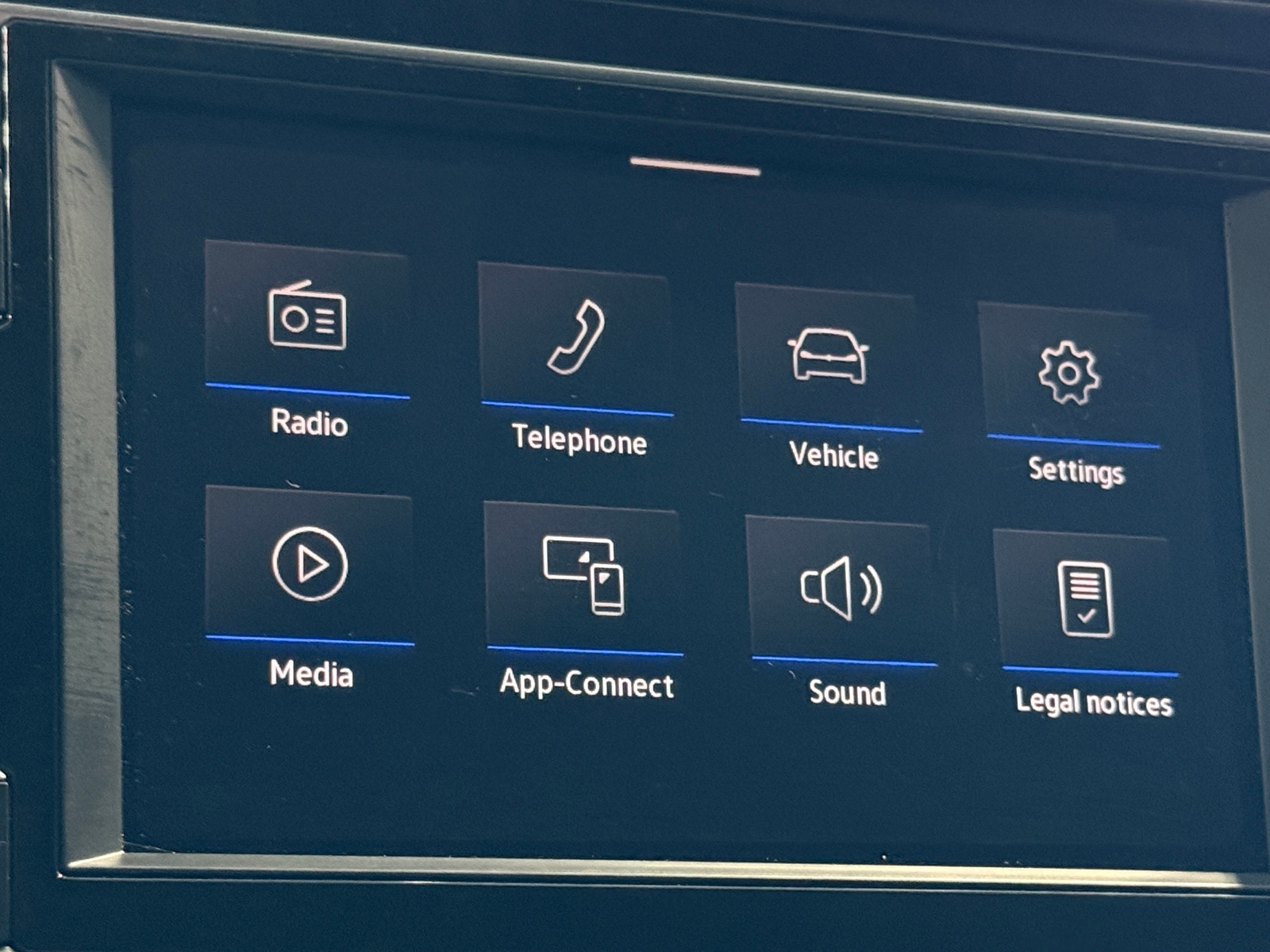 Thumbnail: 2023 Volkswagen Tiguan - 4