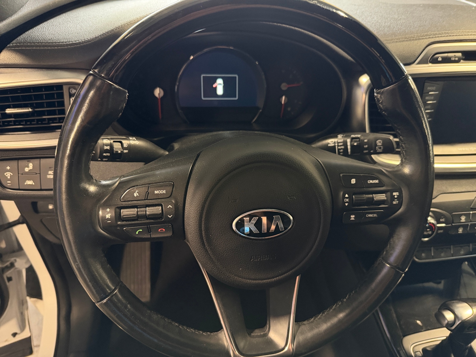 Thumbnail: 2018 Kia Sorento - 4