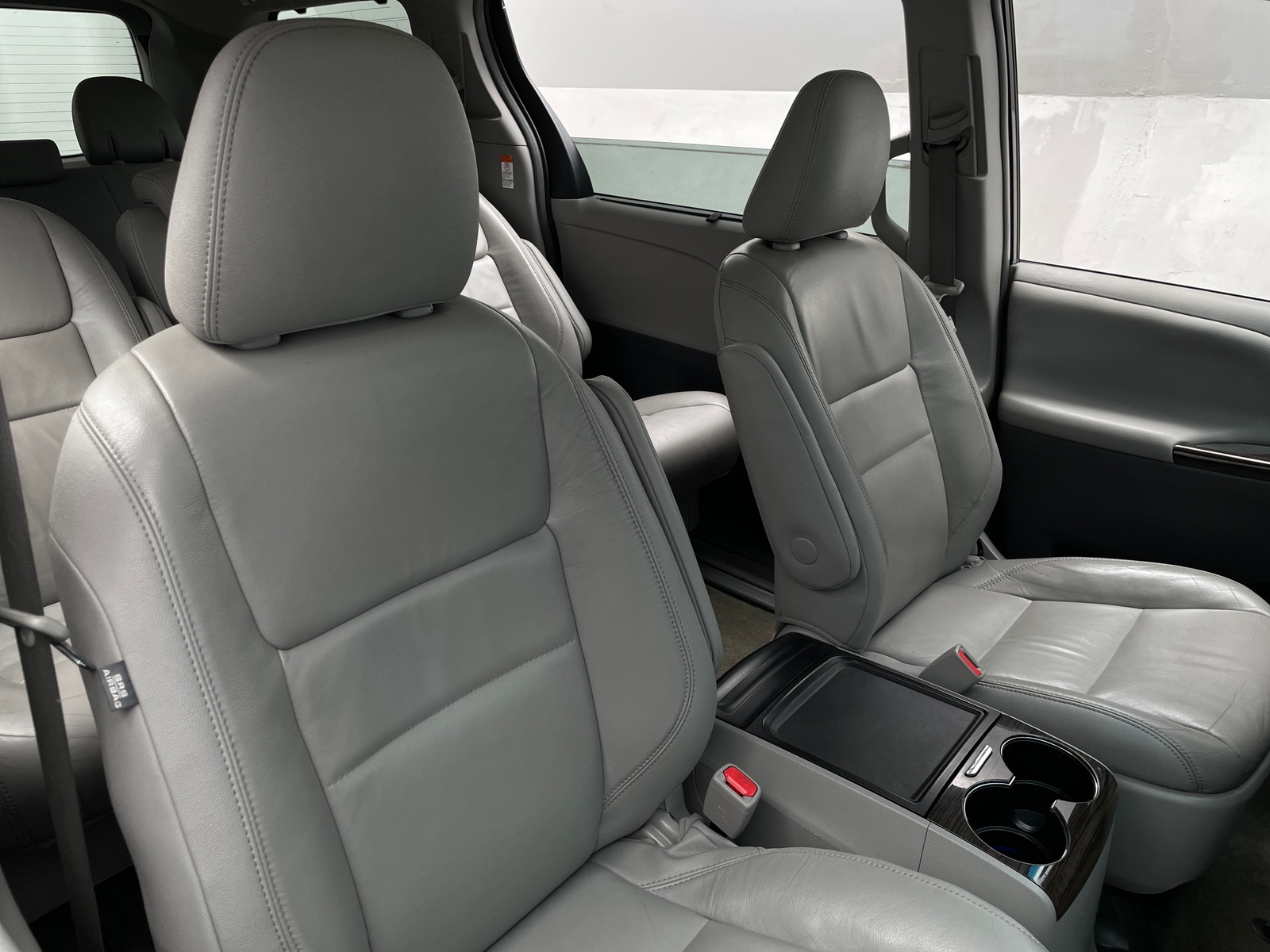Thumbnail: 2017 Toyota Sienna - 2