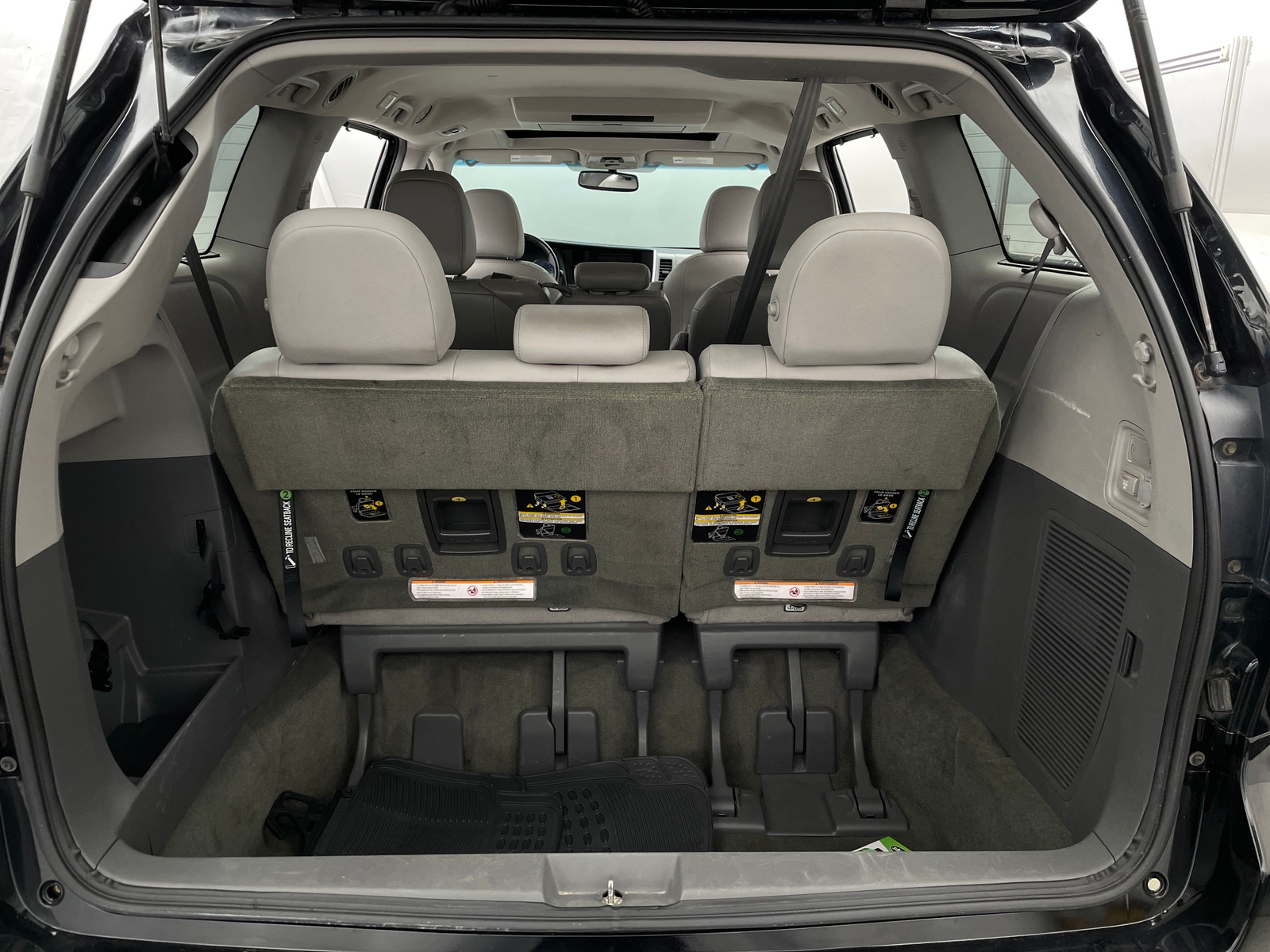 Thumbnail: 2017 Toyota Sienna - 7