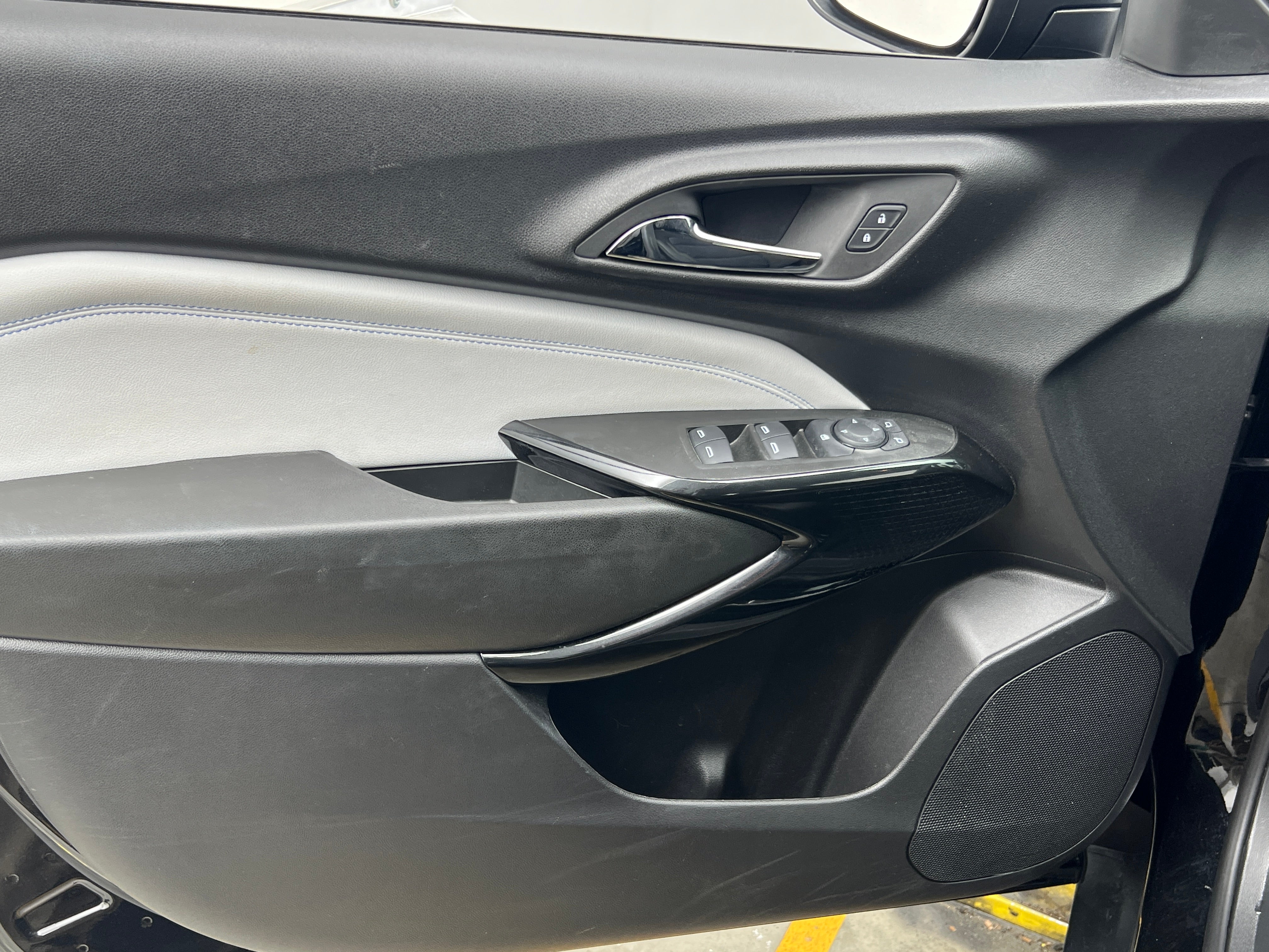 2025 Chevrolet Trax LT - Photo 7