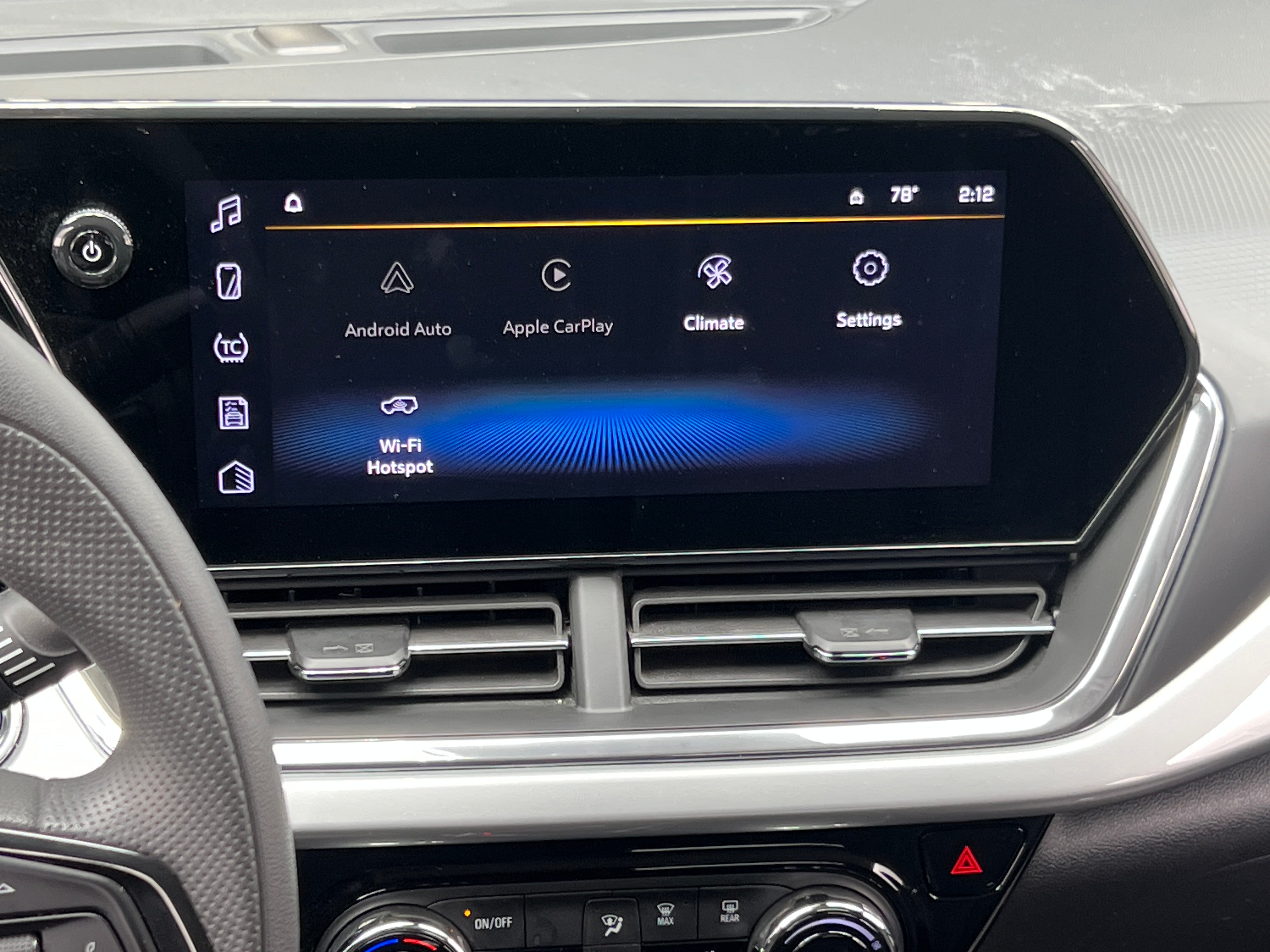 2025 Chevrolet Trax LT - Photo 11