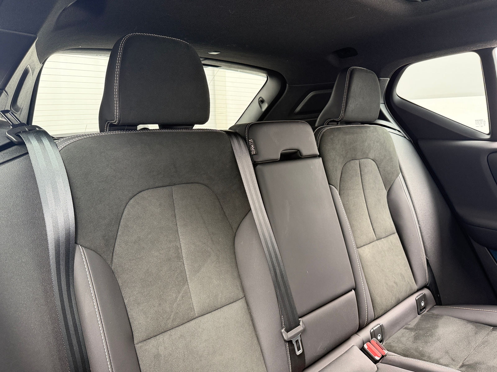 Thumbnail: 2023 Volvo XC40 - 5