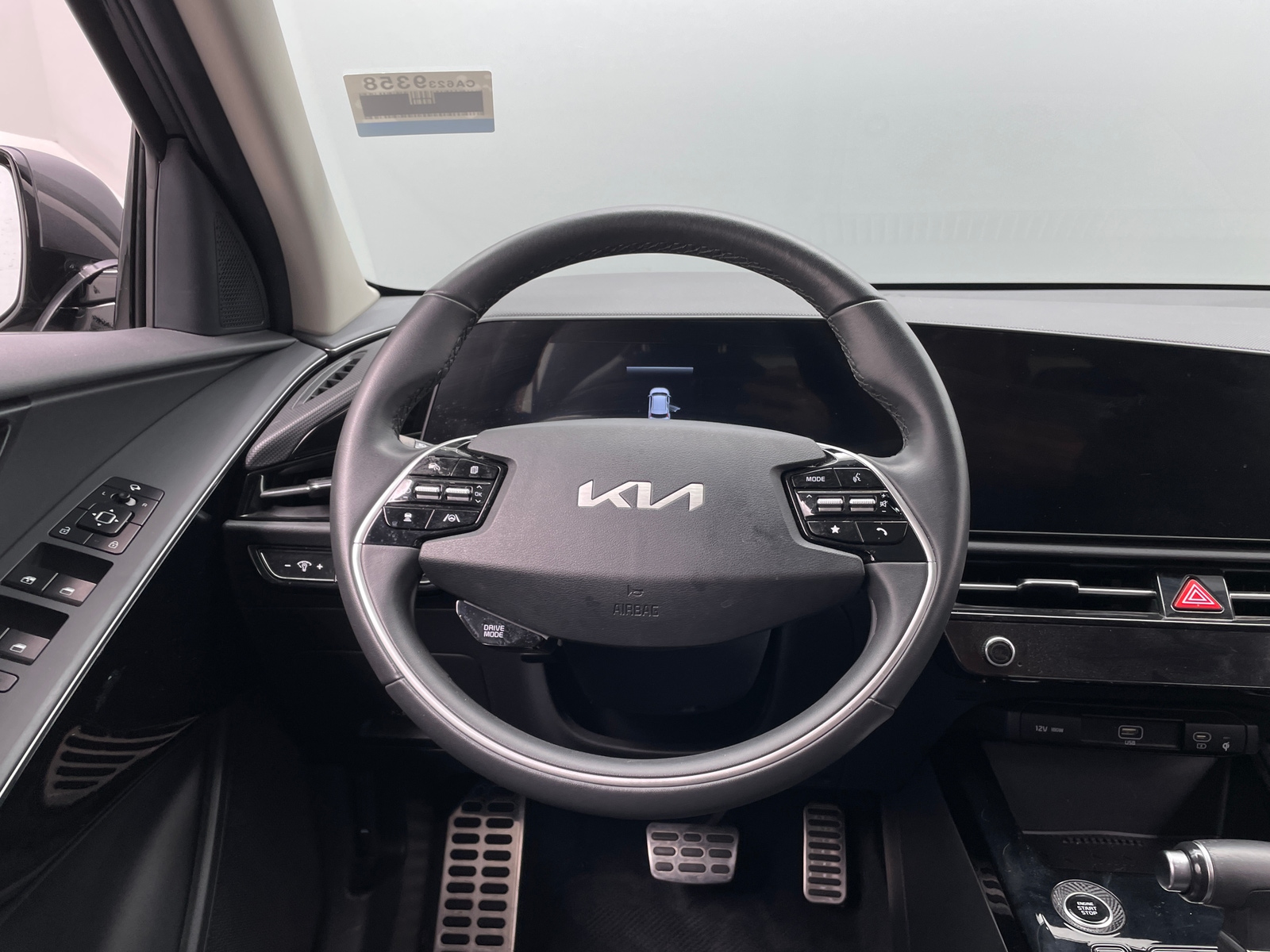 Thumbnail: 2023 Kia Niro - 4