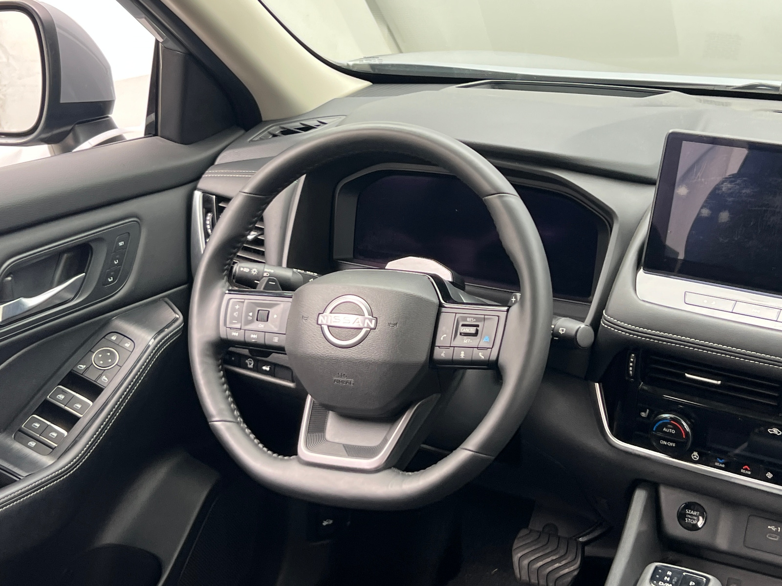 Thumbnail: 2025 Nissan Rogue - 4