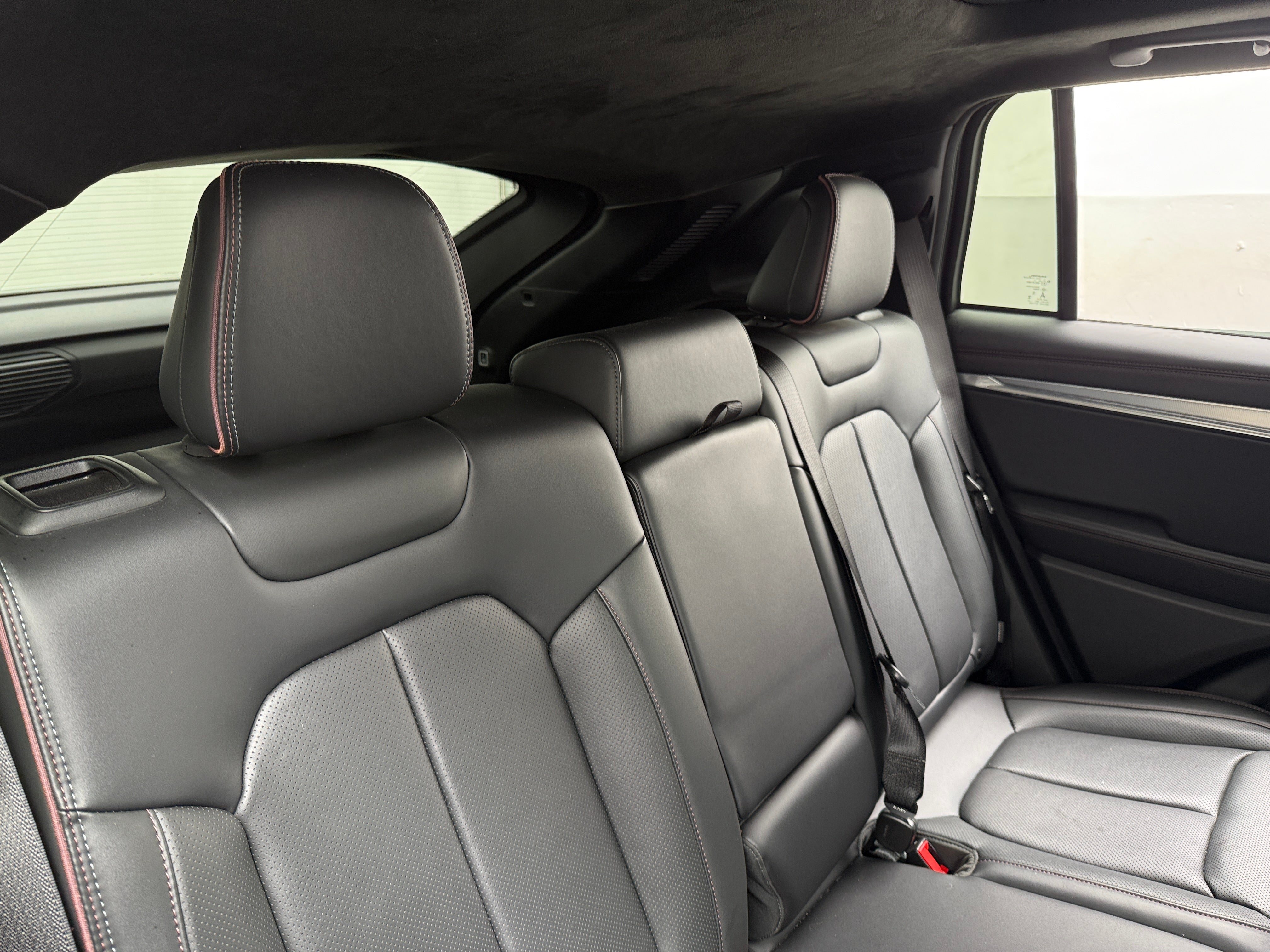 Used 2024 Jeep Wagoneer S Launch Edition with VIN 3C4RJNAK0RT177066 for sale in Oak Creek, WI