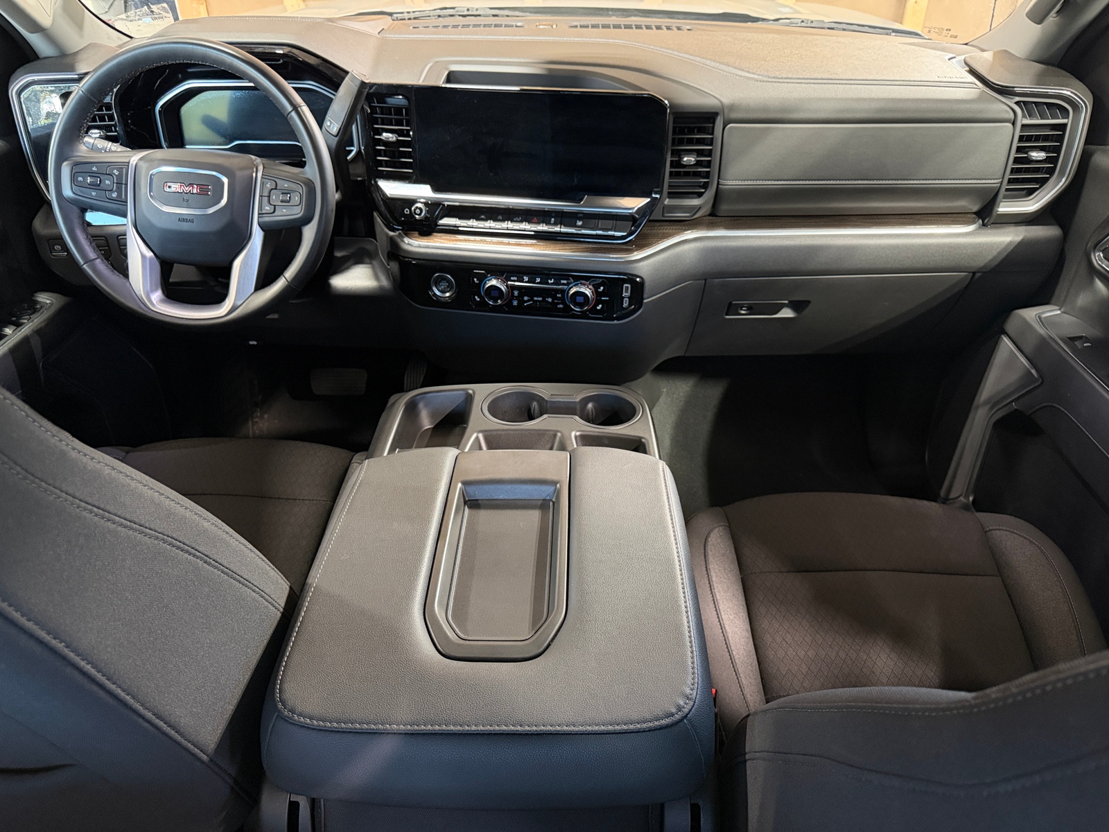 Thumbnail: 2024 GMC Sierra 1500 - 3