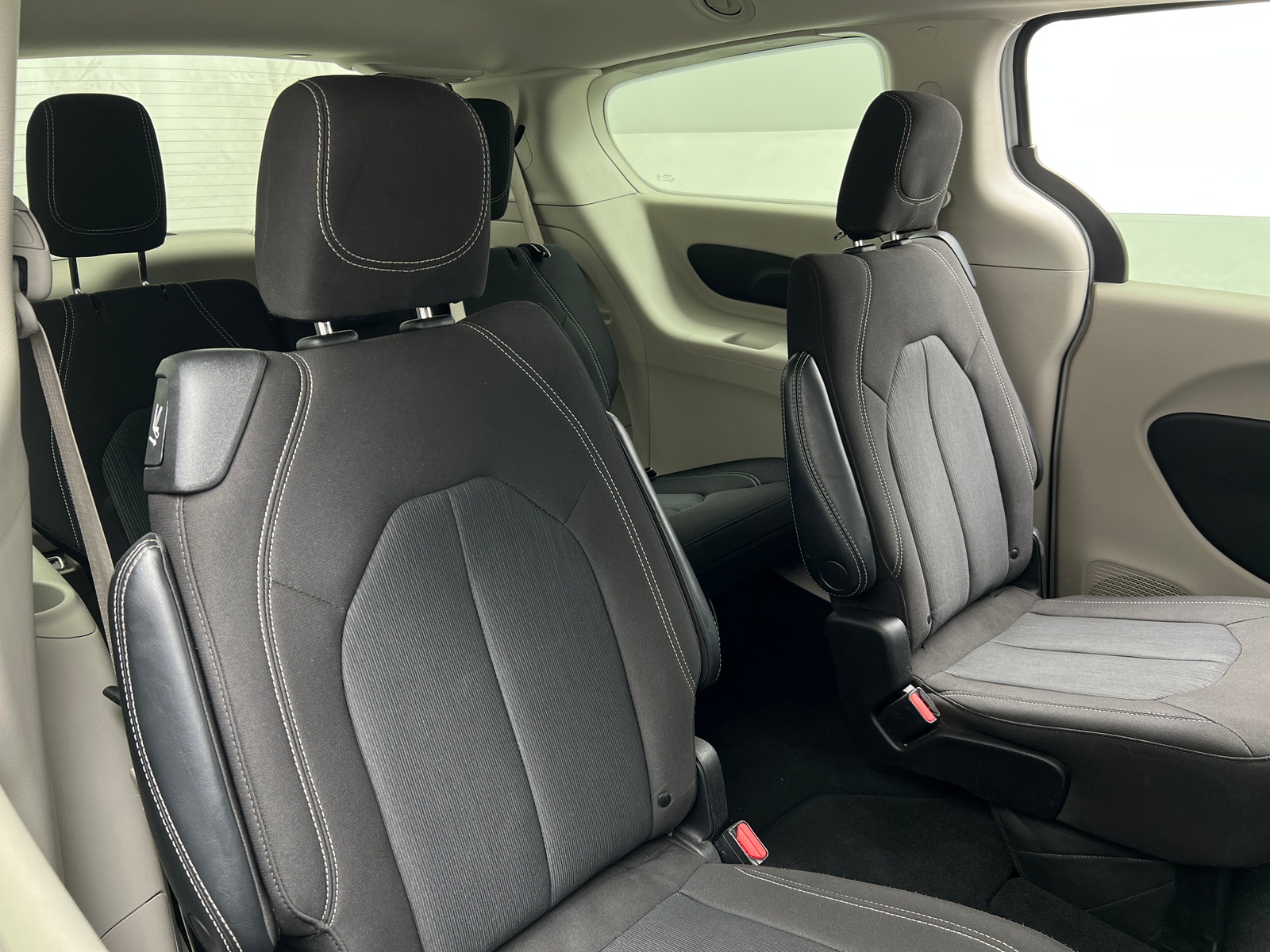 Thumbnail: 2023 Chrysler Voyager - 6