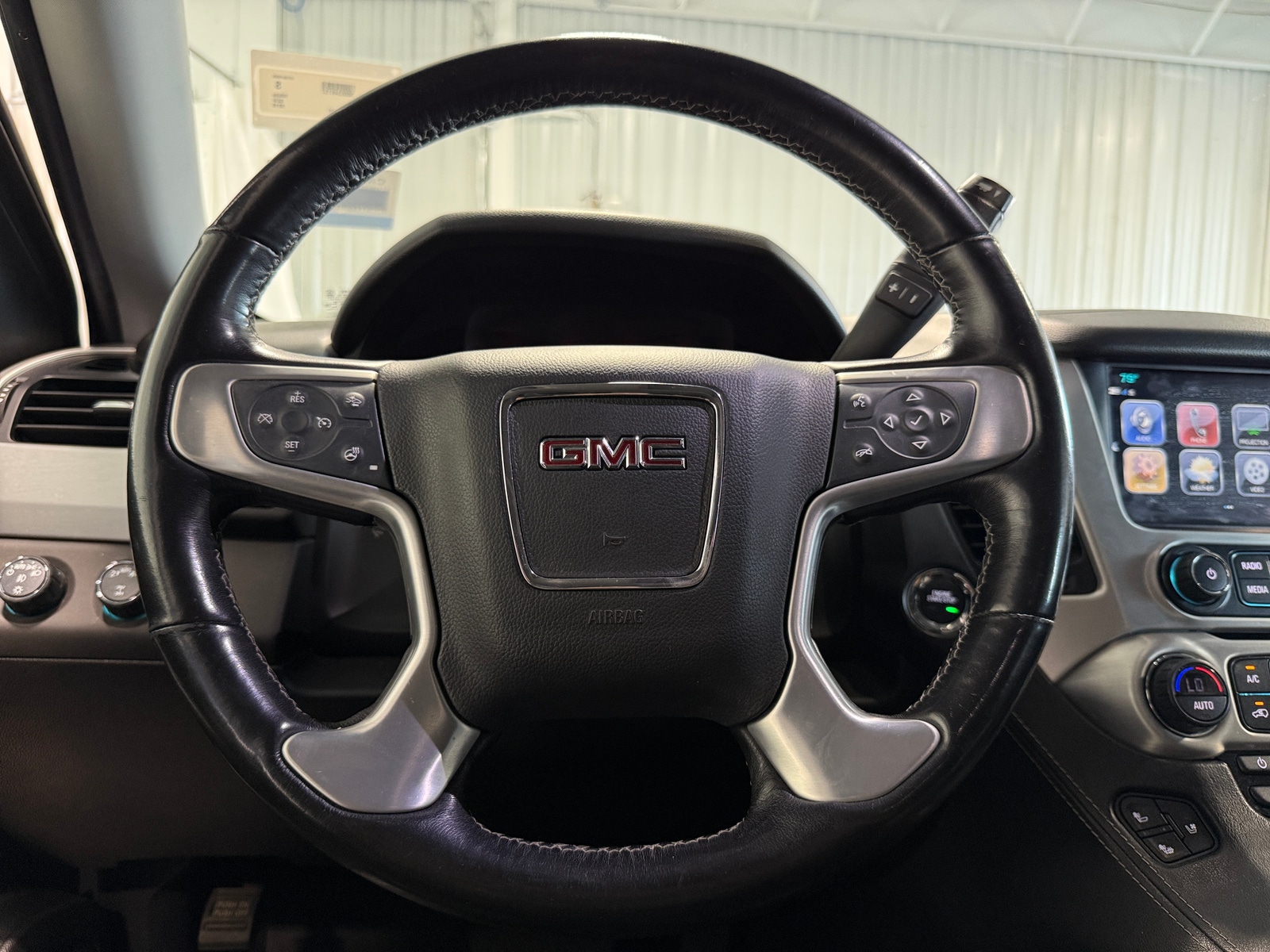 Thumbnail: 2019 GMC Yukon - 4