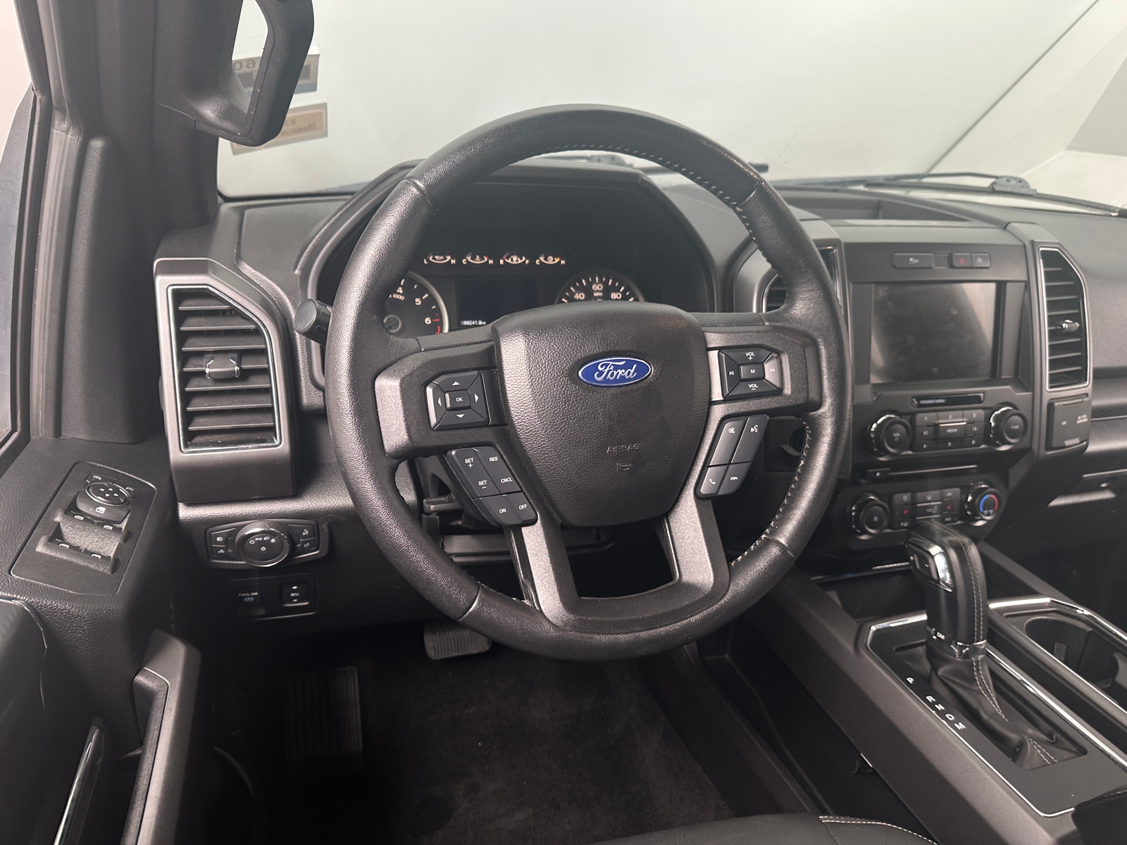 Thumbnail: 2018 Ford Econoline - 5