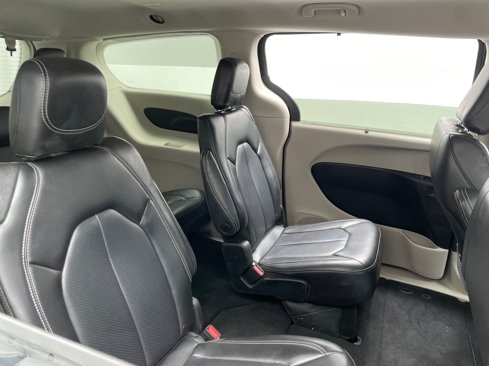 Thumbnail: 2023 Chrysler Pacifica - 5