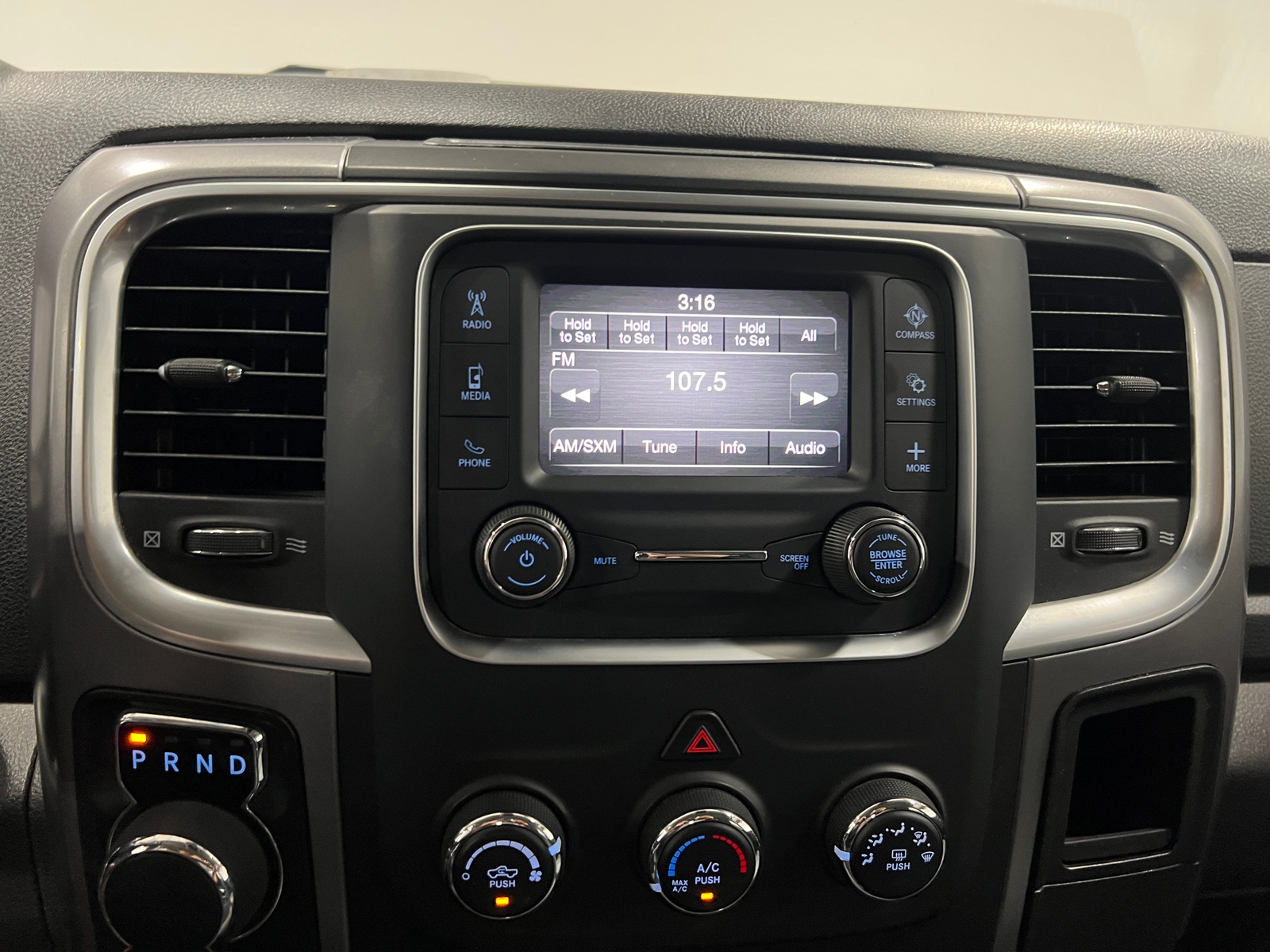 Thumbnail: 2024 RAM 1500 Classic - 4