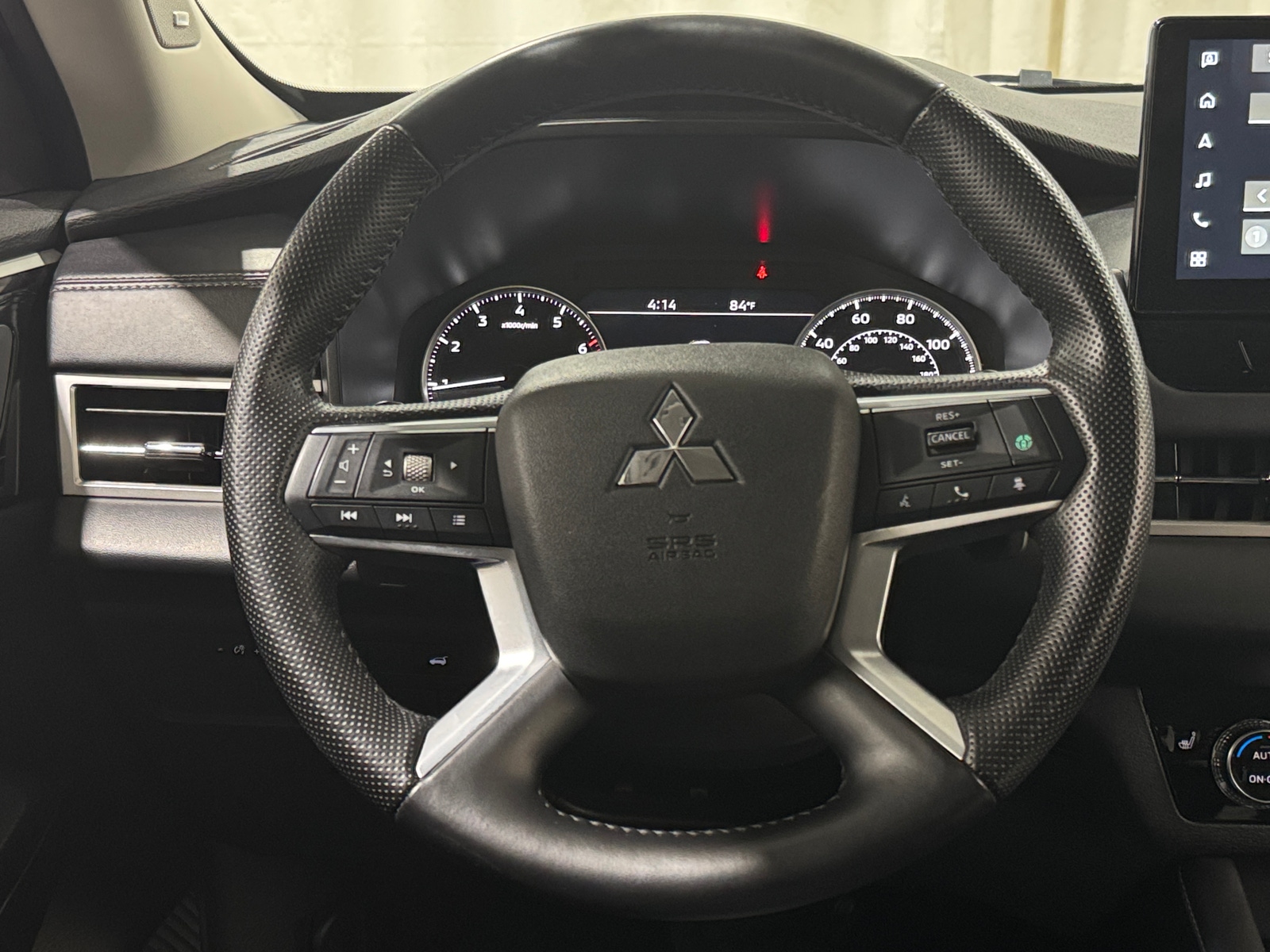 Thumbnail: 2025 Mitsubishi Outlander - 4