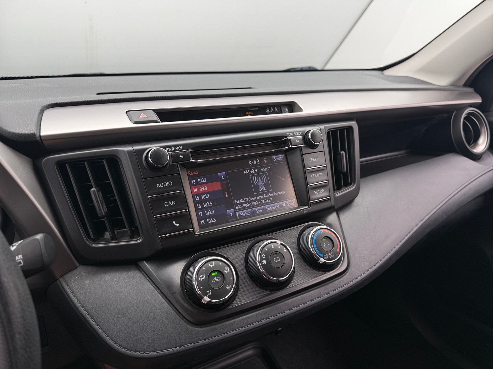 Thumbnail: 2018 Toyota RAV4 - 4