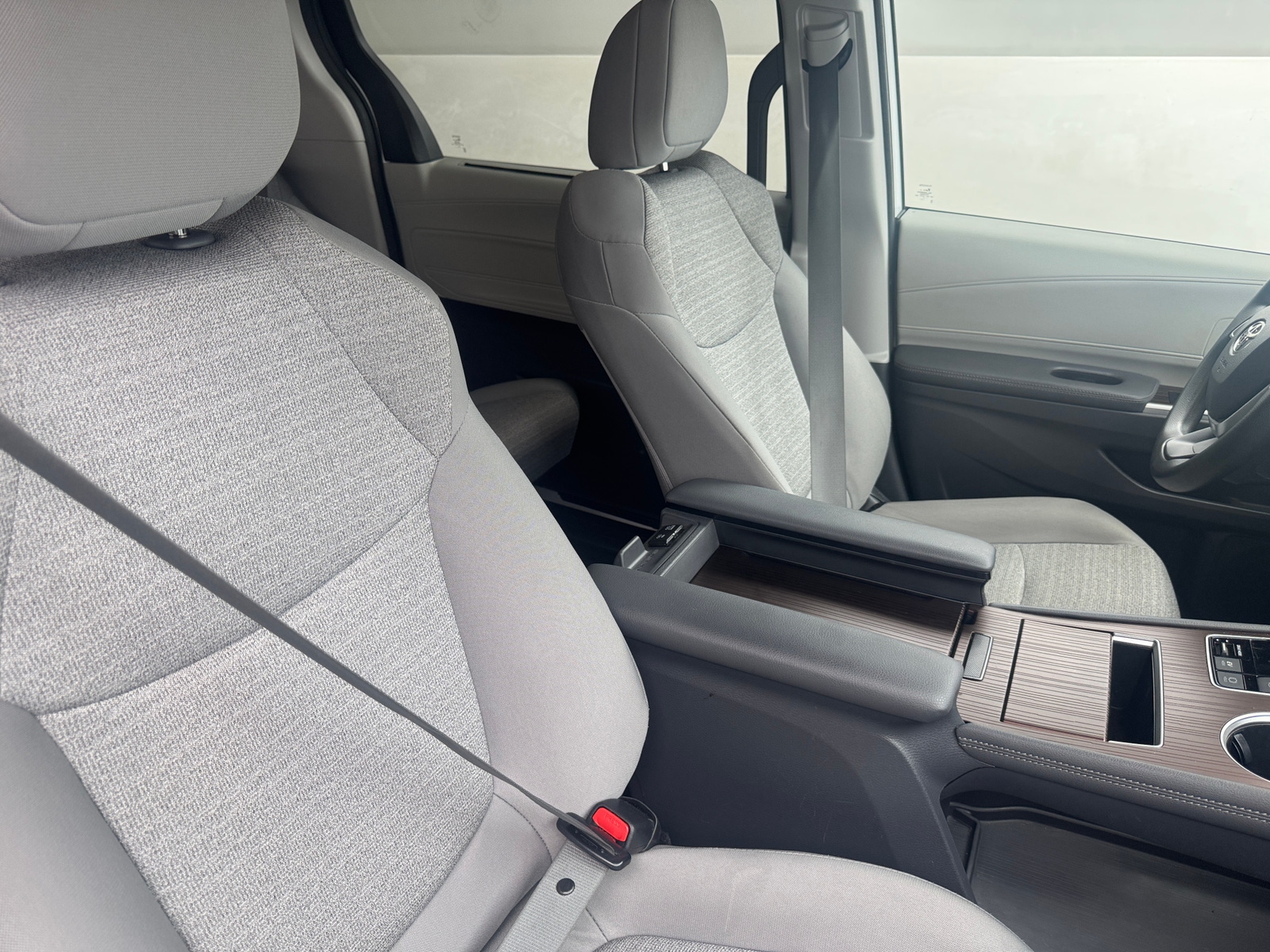 Thumbnail: 2021 Toyota Sienna - 2