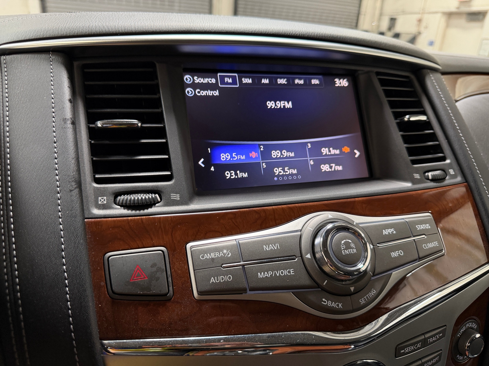 Thumbnail: 2019 INFINITI QX80 - 3