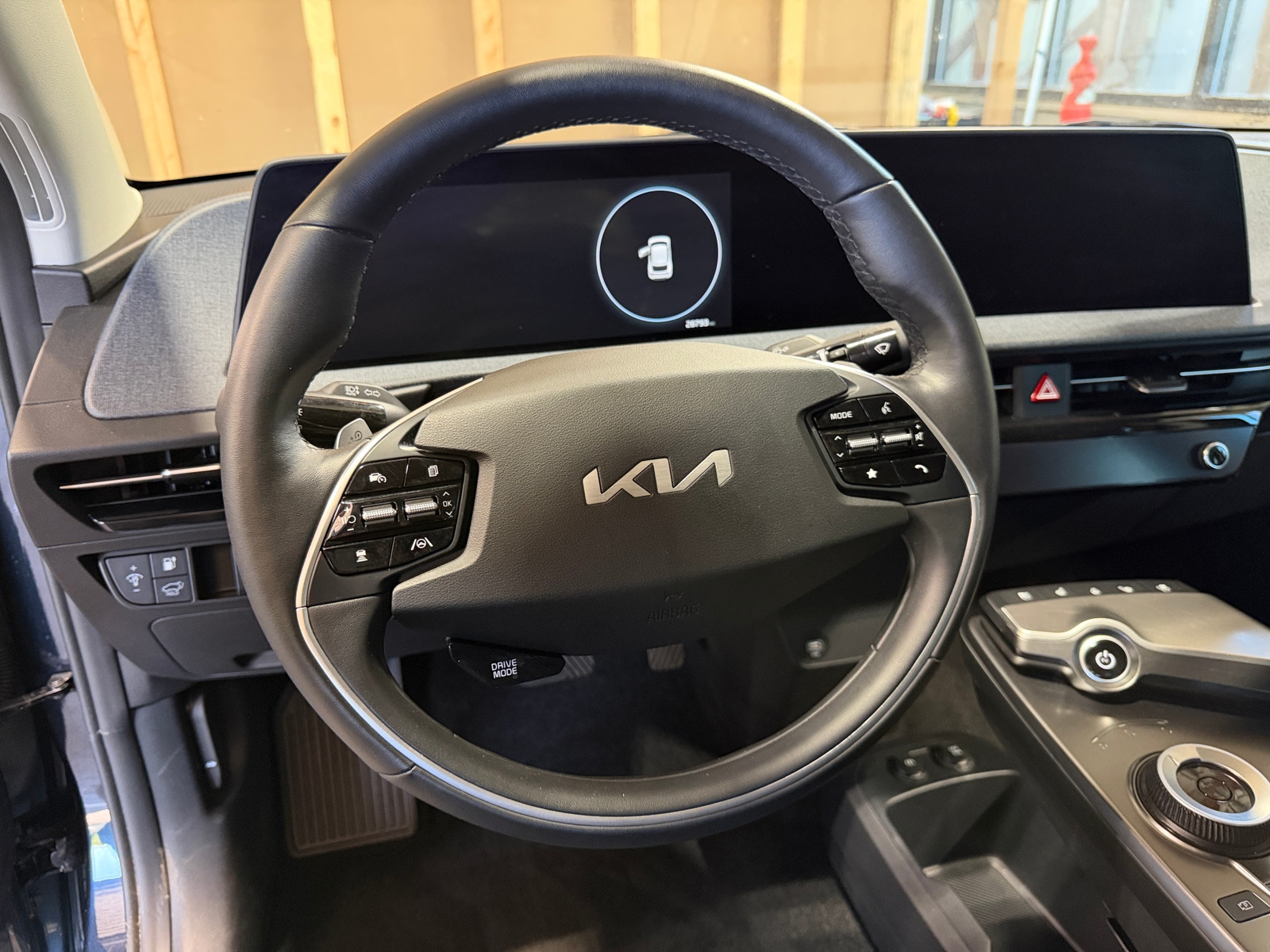 Thumbnail: 2023 Kia EV6 - 4