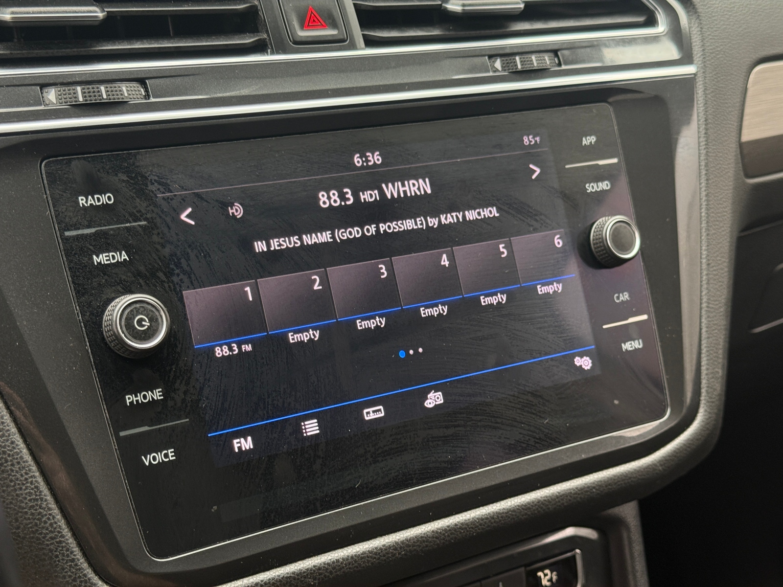 Thumbnail: 2019 Volkswagen Tiguan - 4