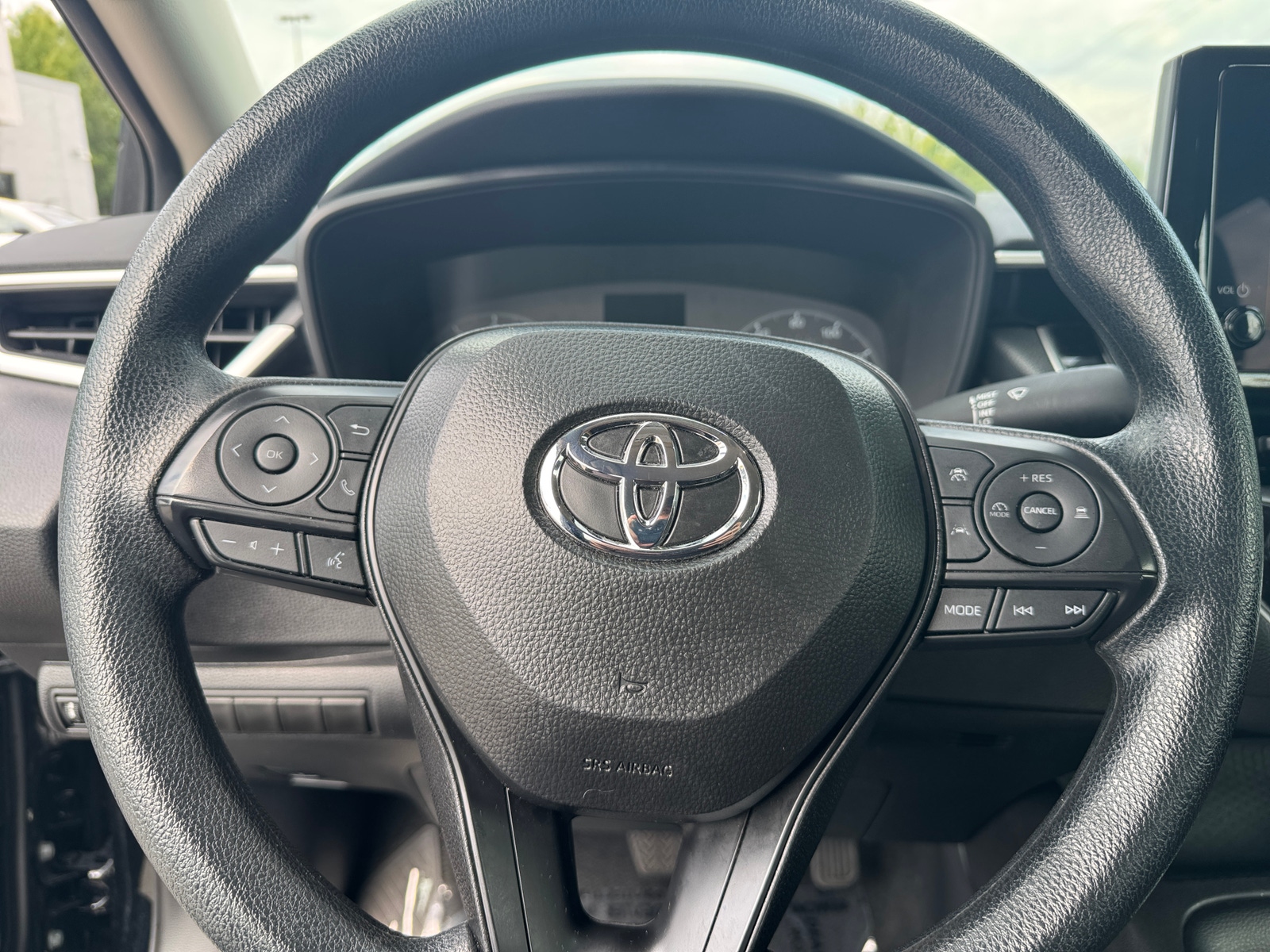 Thumbnail: 2025 Toyota Corolla - 4