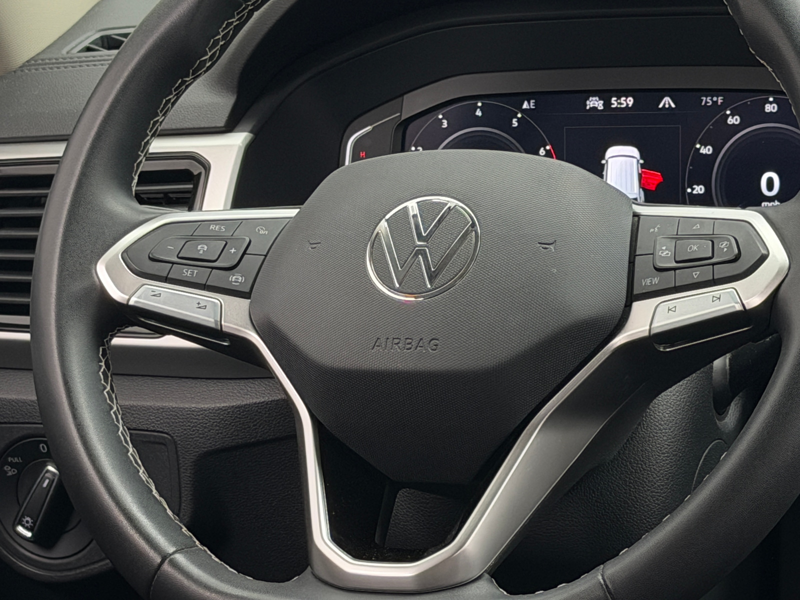 Thumbnail: 2023 Volkswagen Atlas - 4