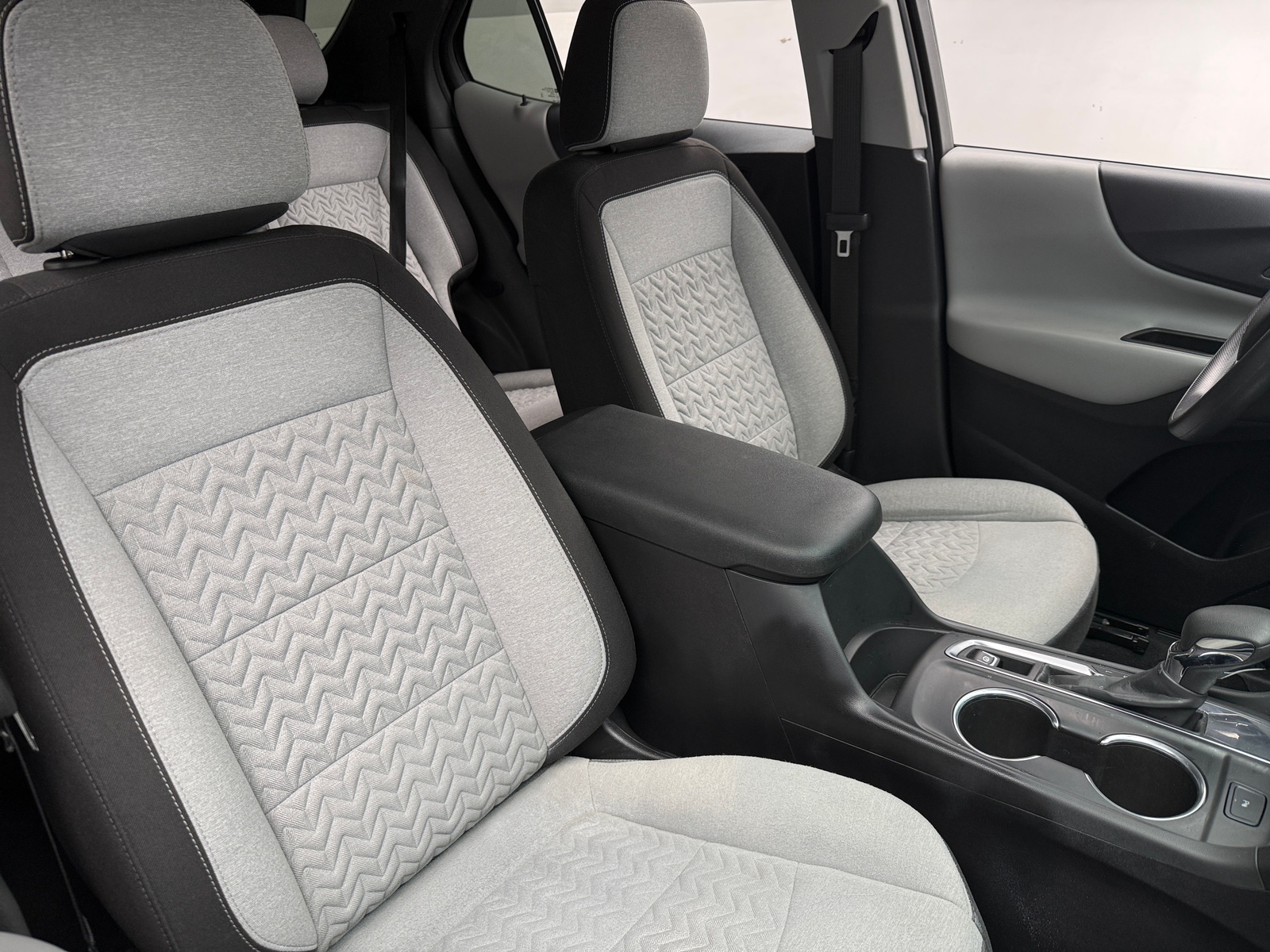 Thumbnail: 2022 Chevrolet Equinox - 2
