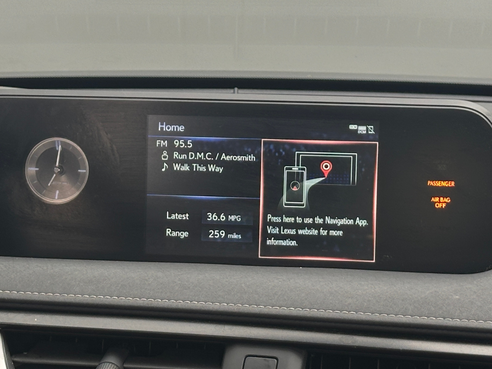 Thumbnail: 2021 Lexus UX - 3