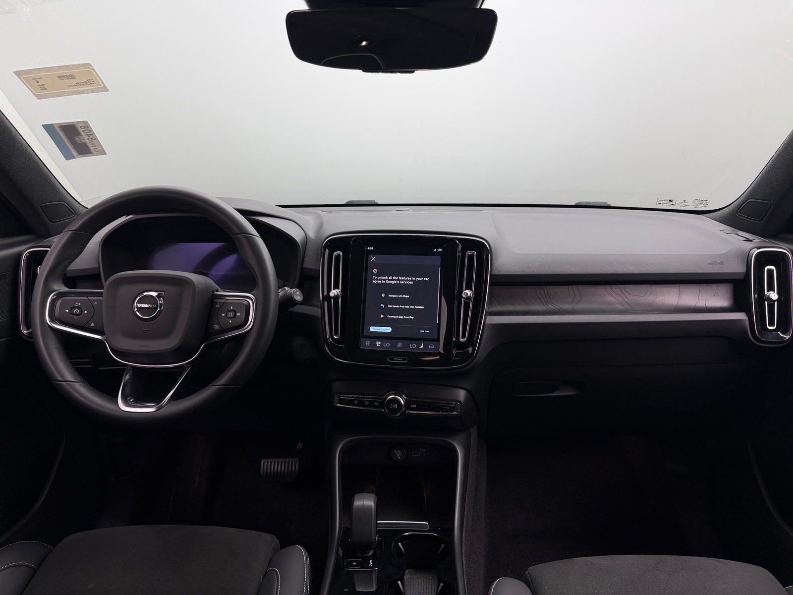 Thumbnail: 2023 Volvo XC40 - 3
