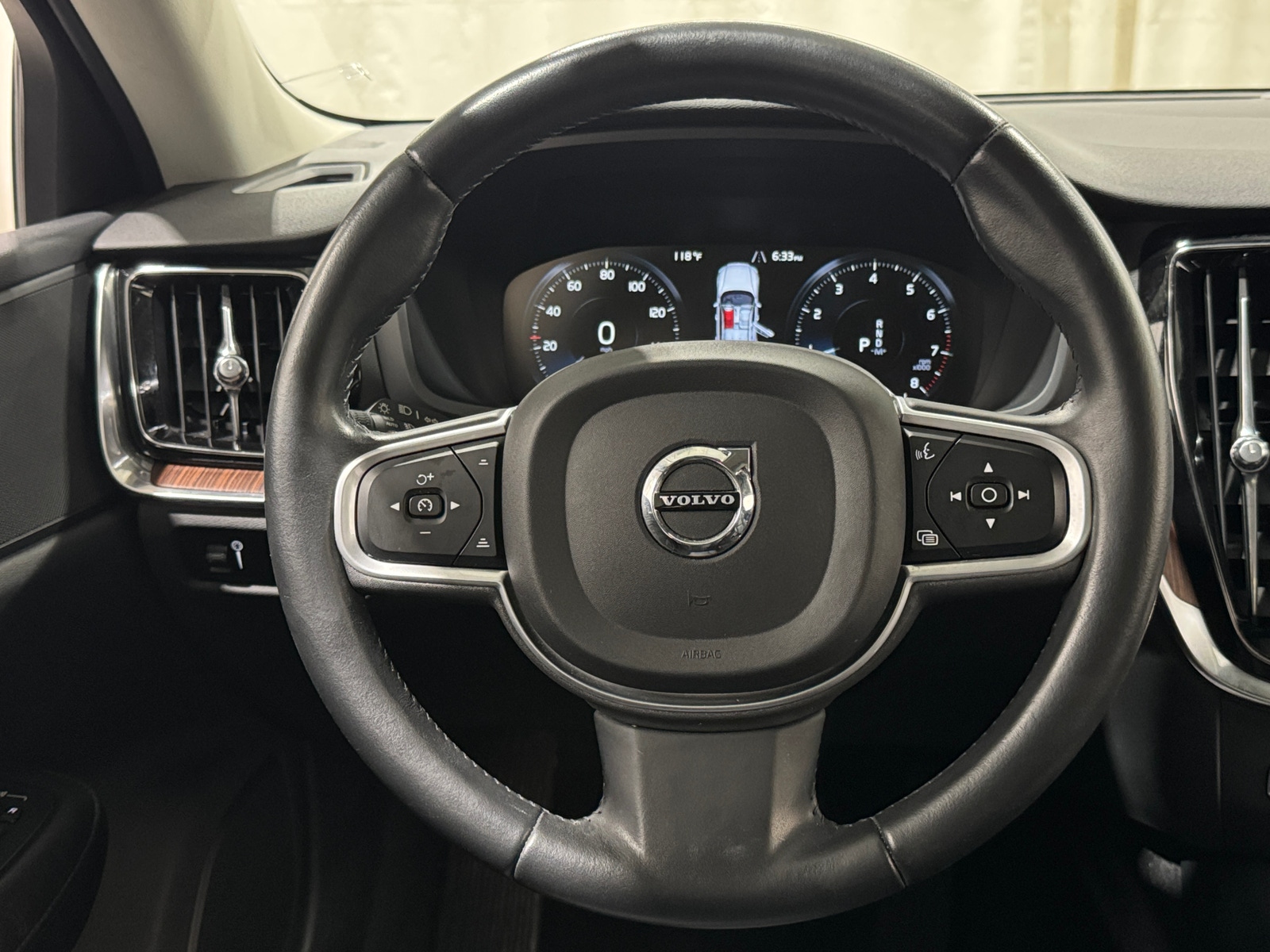 Thumbnail: 2022 Volvo S60 - 4