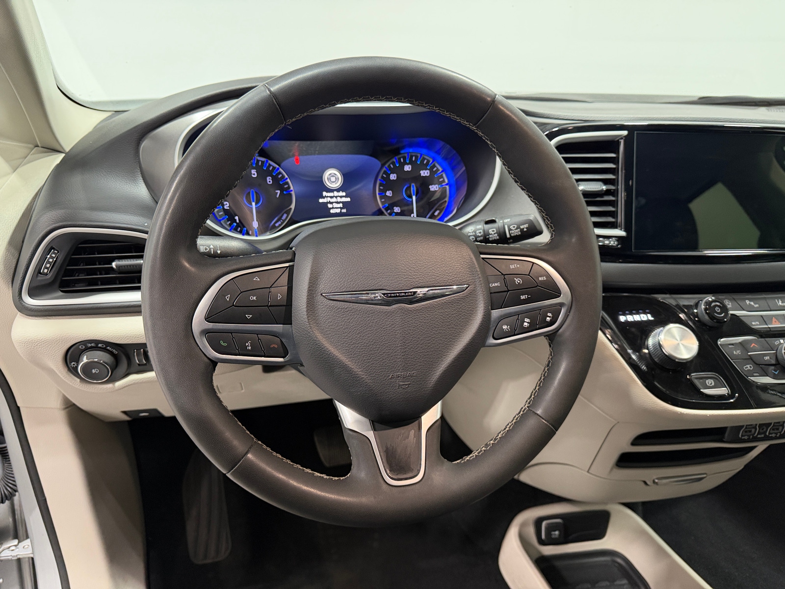 Thumbnail: 2024 Chrysler Pacifica - 4