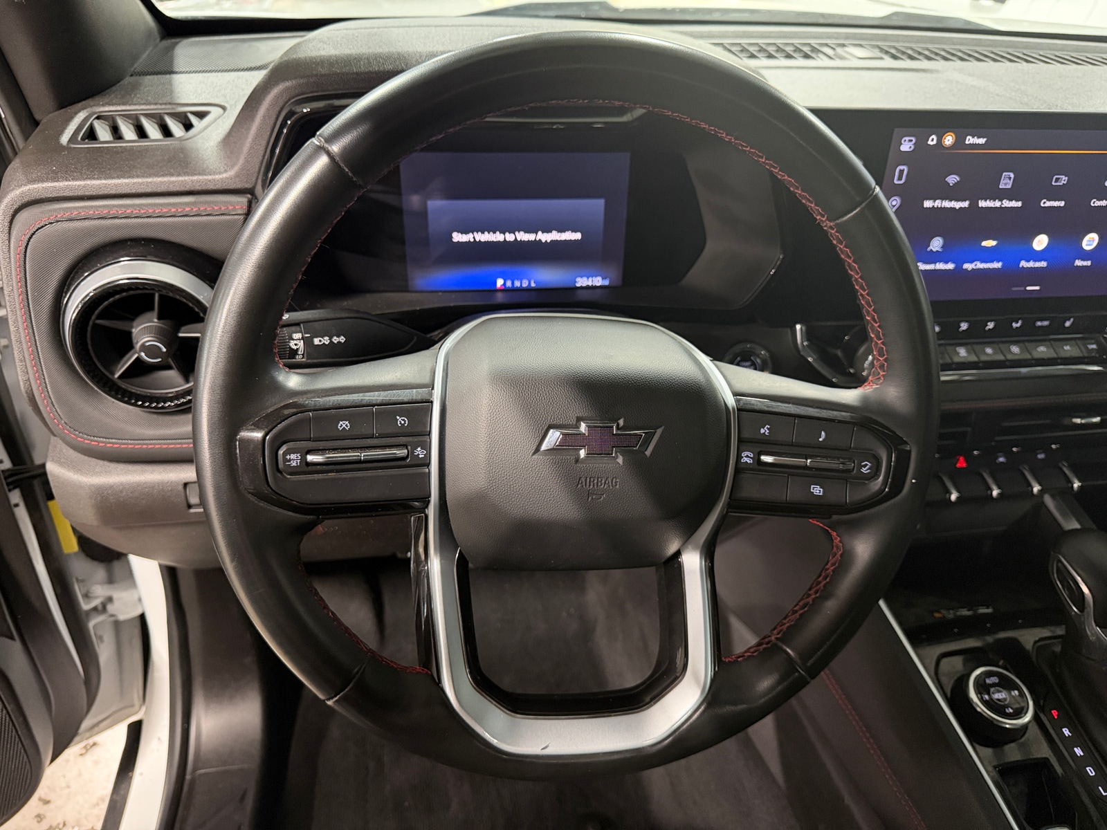 Thumbnail: 2023 Chevrolet Colorado - 4